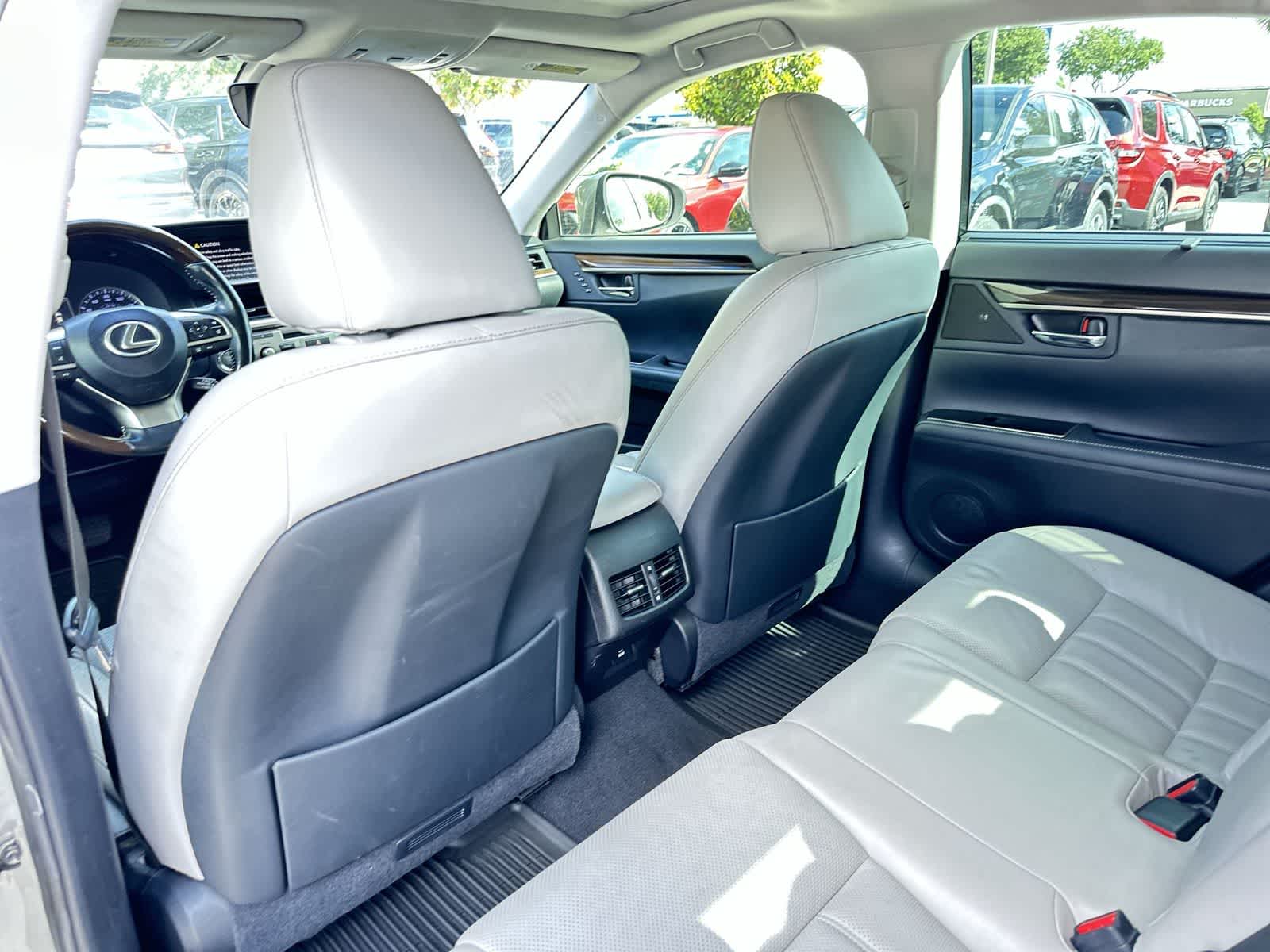 Thumbnail: 2016 Lexus ES - 14