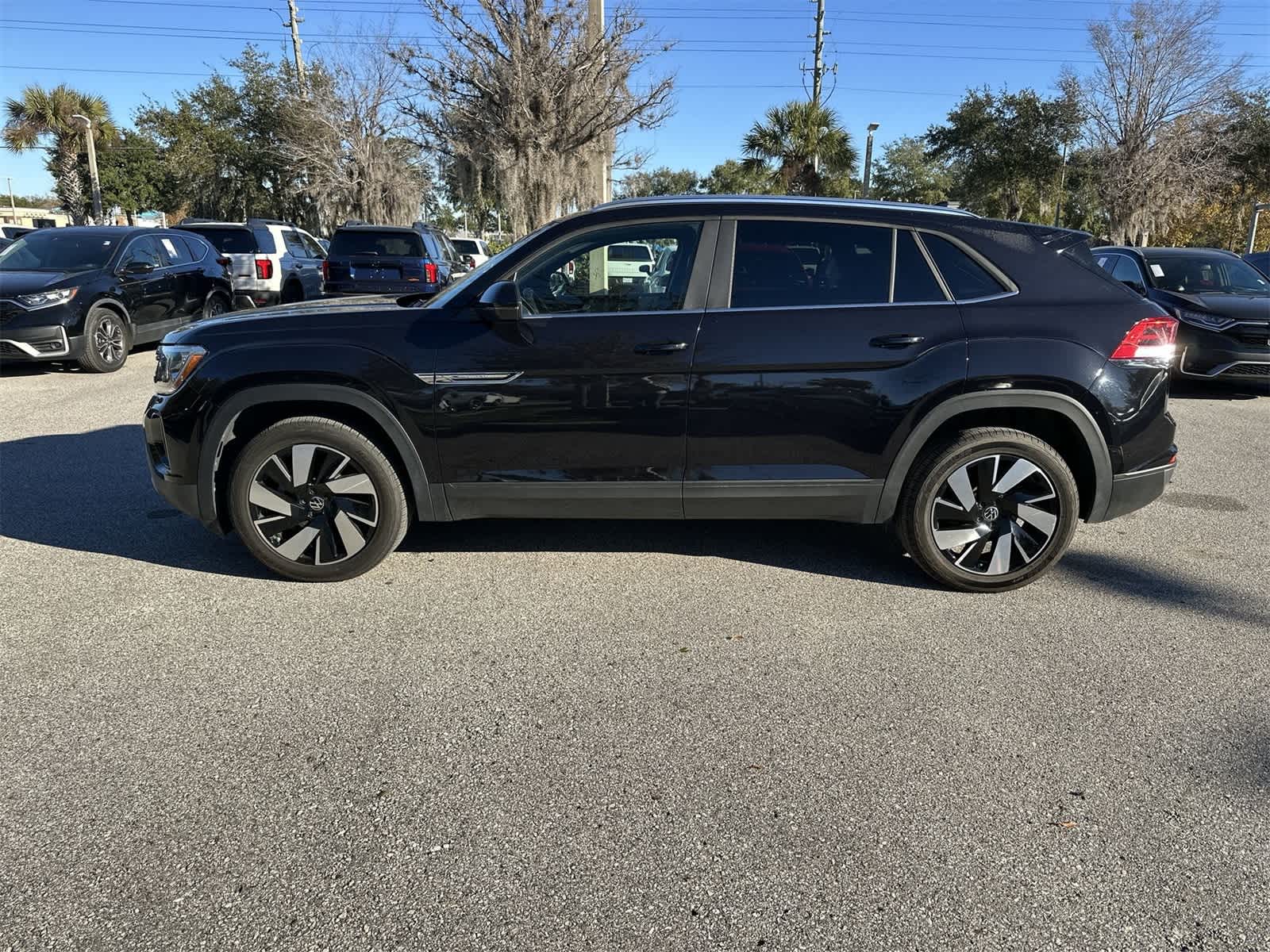 Thumbnail: 2024 Volkswagen Atlas - 3