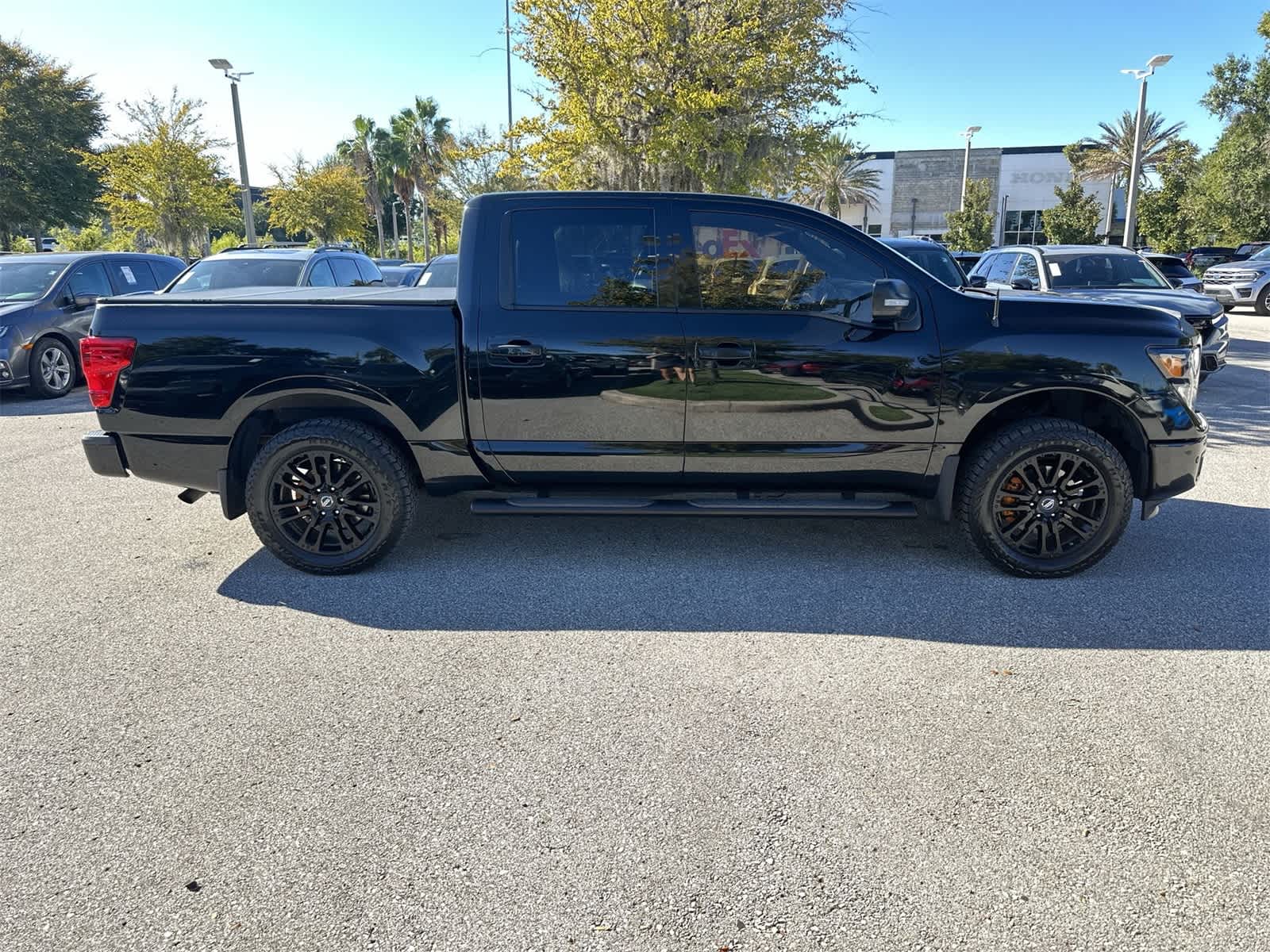 Thumbnail: 2018 Nissan Titan - 7