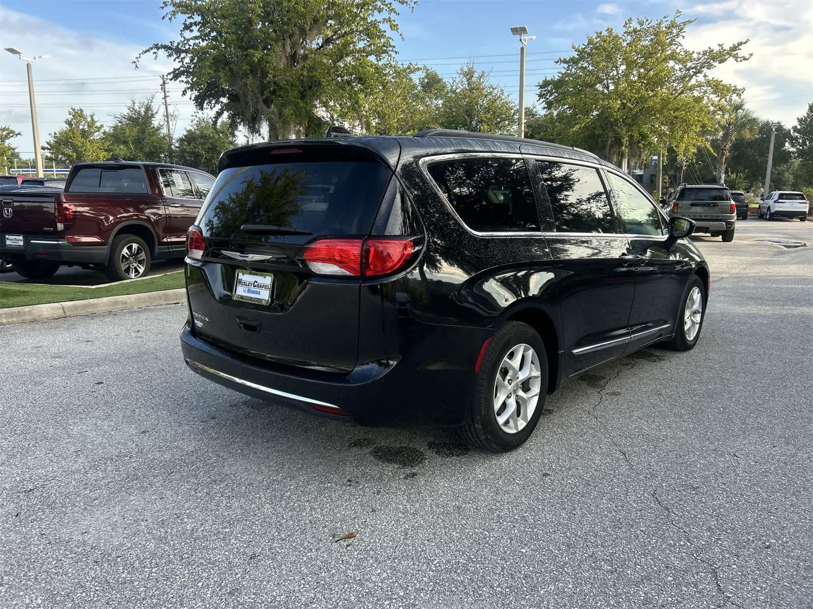 Thumbnail: 2017 Chrysler Pacifica - 6