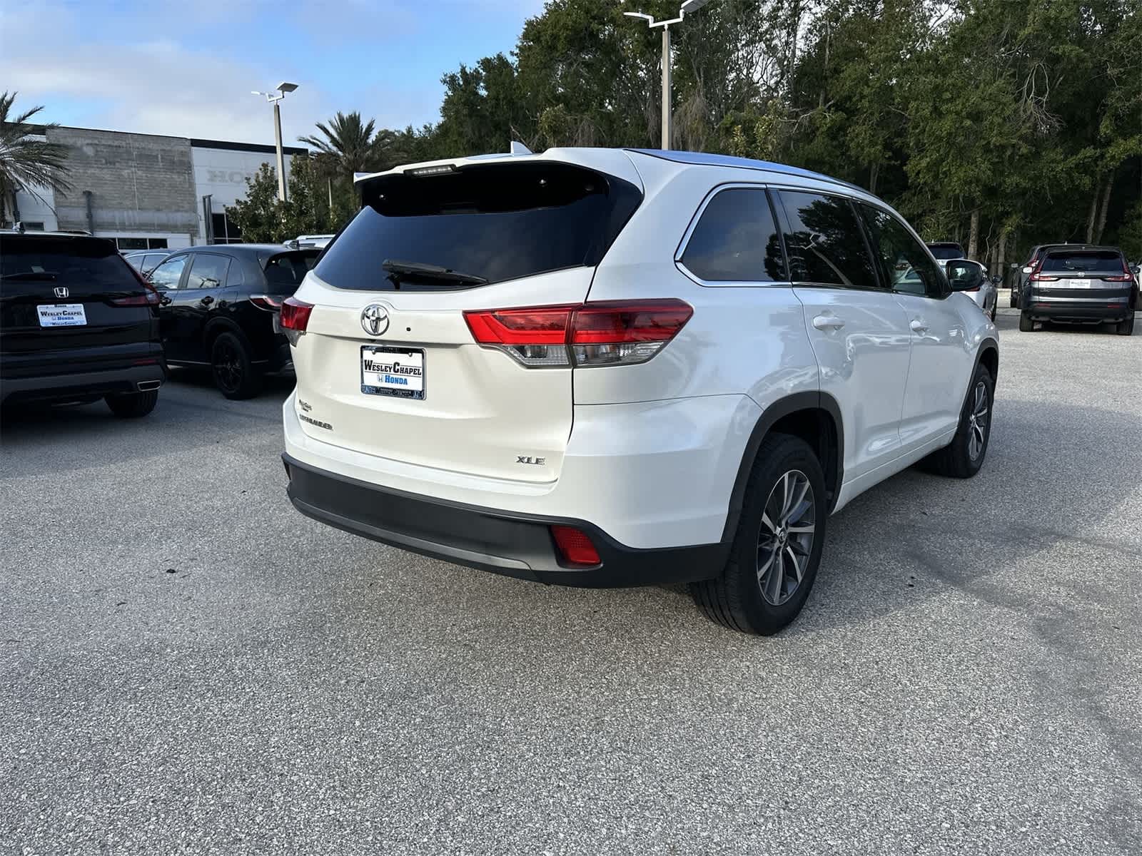 Thumbnail: 2017 Toyota Highlander - 6