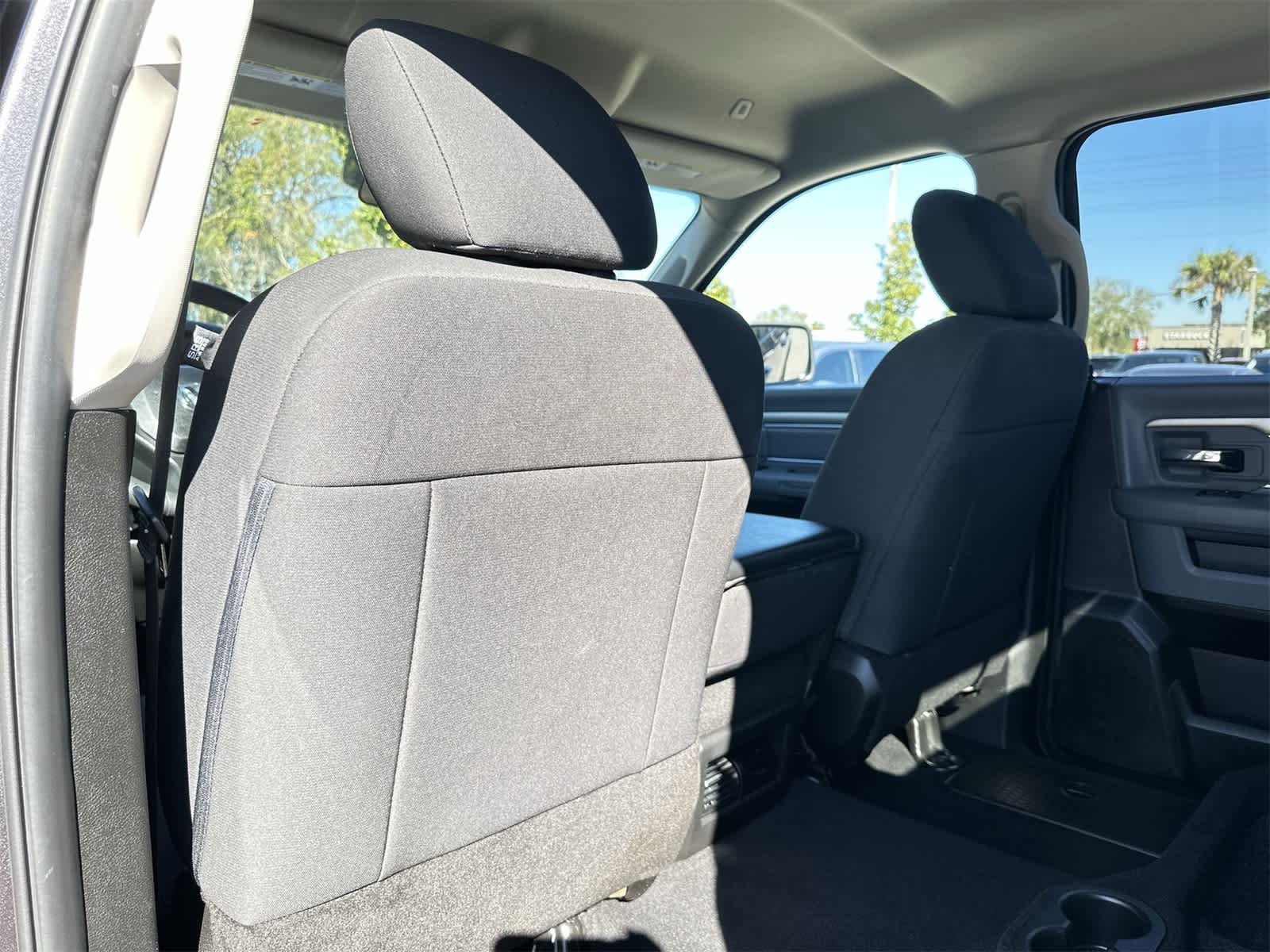 Thumbnail: 2019 RAM 1500 Classic - 14