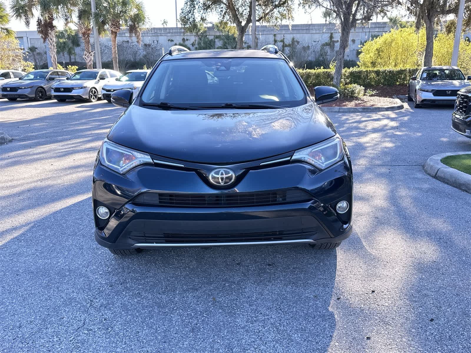 Thumbnail: 2018 Toyota RAV4 - 9