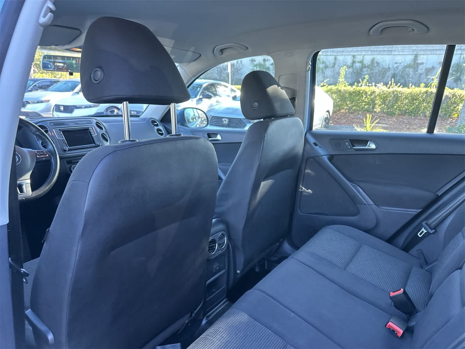 Thumbnail: 2018 Volkswagen Tiguan - 14