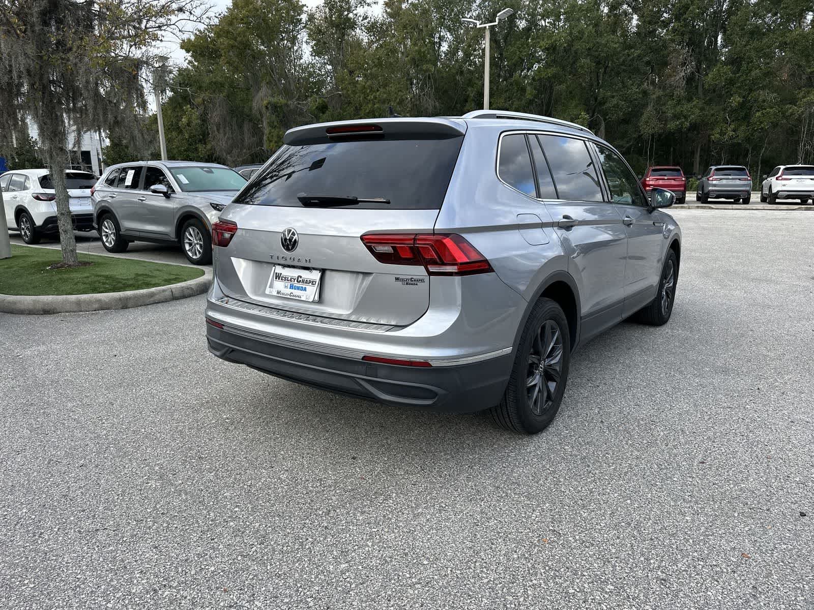 Thumbnail: 2022 Volkswagen Tiguan - 6