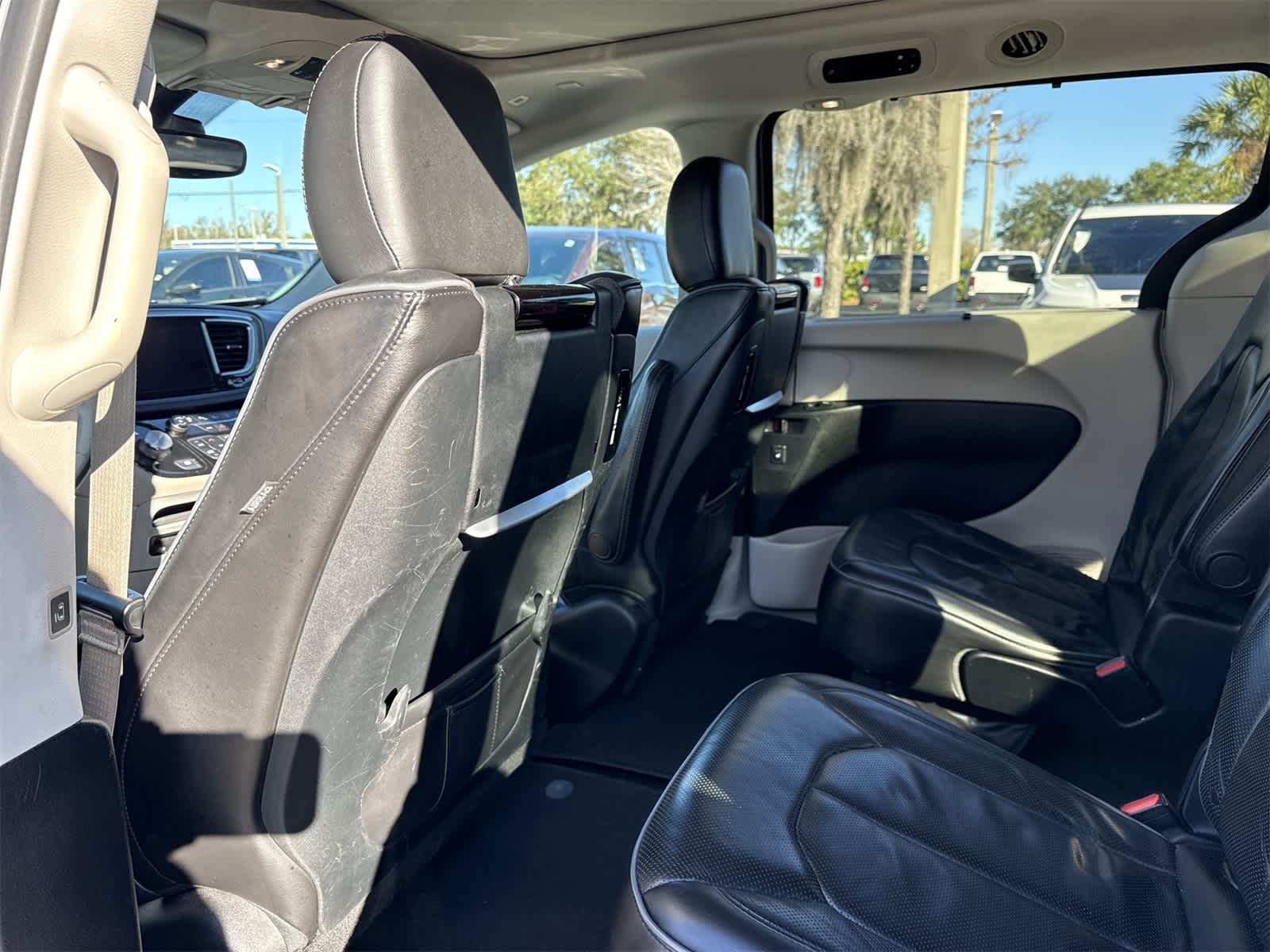 Thumbnail: 2018 Chrysler Pacifica - 14