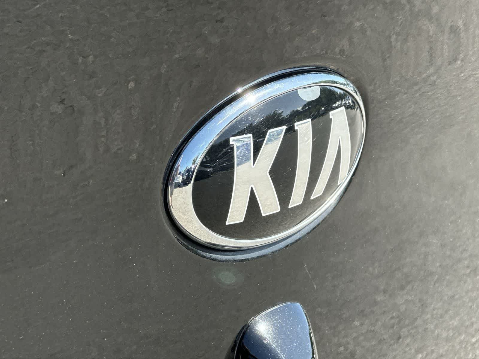 Thumbnail: 2021 Kia Rio - 10