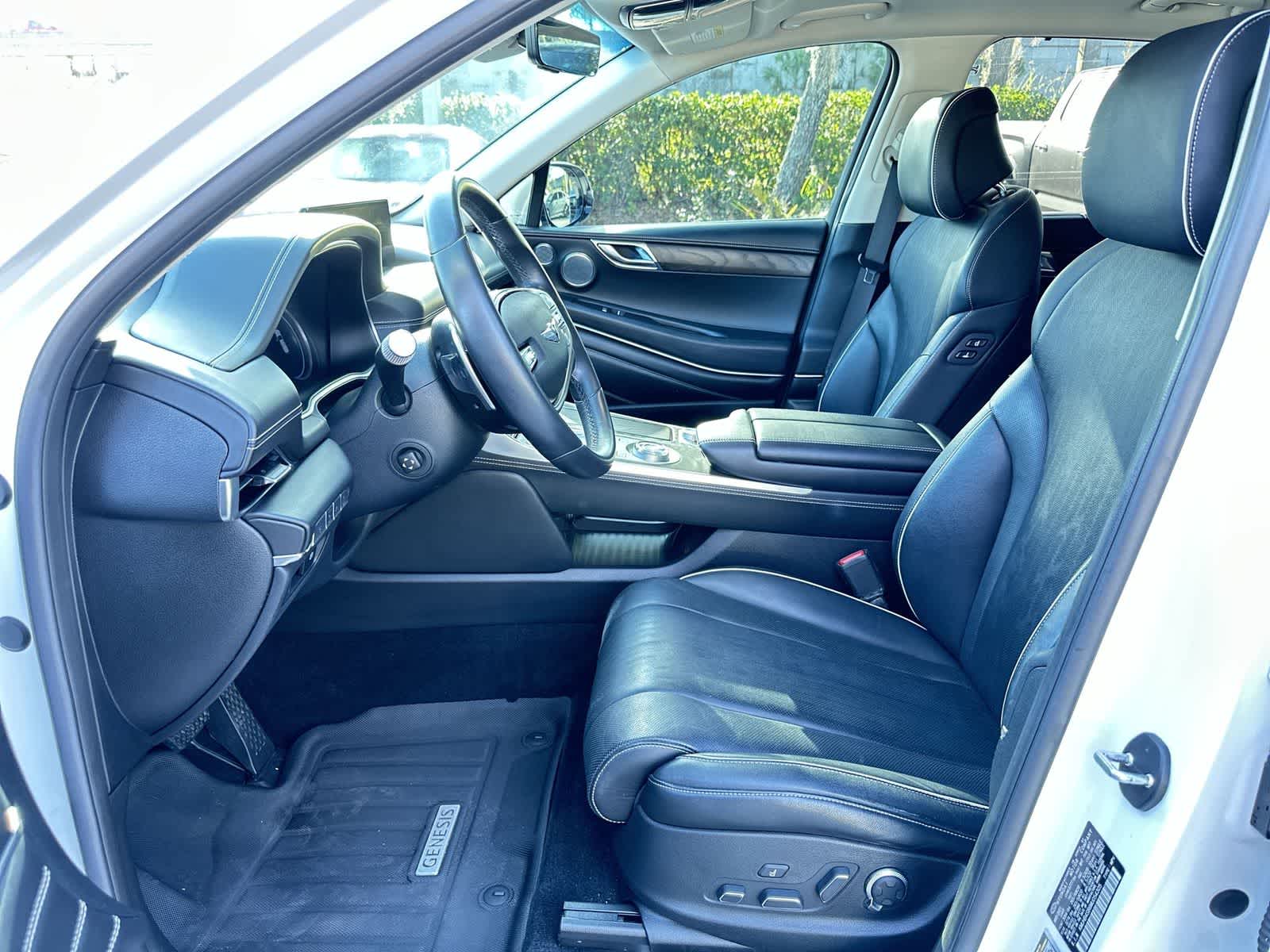 Thumbnail: 2021 Genesis GV80 - 13