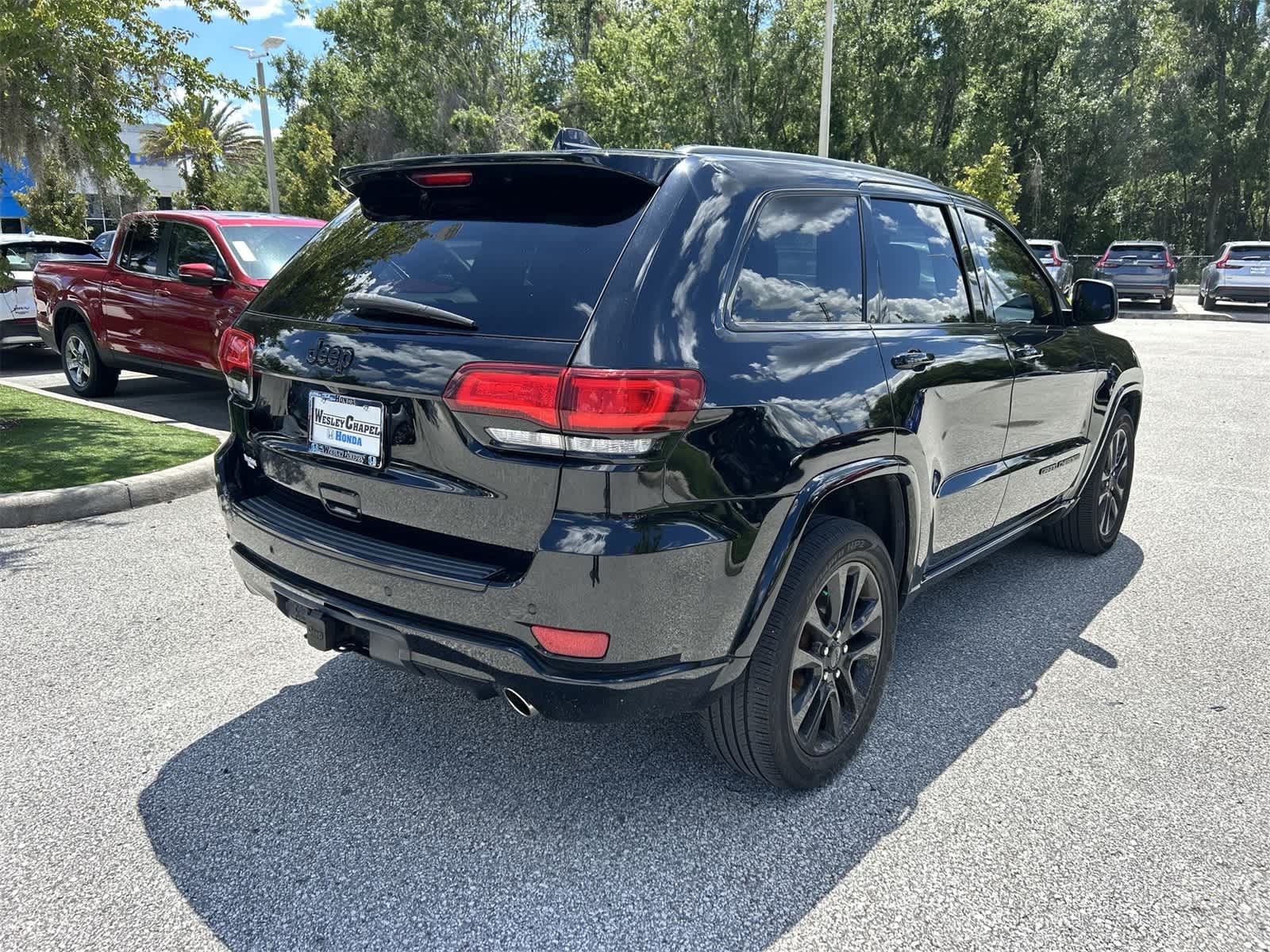 Thumbnail: 2017 Jeep Grand Cherokee - 6
