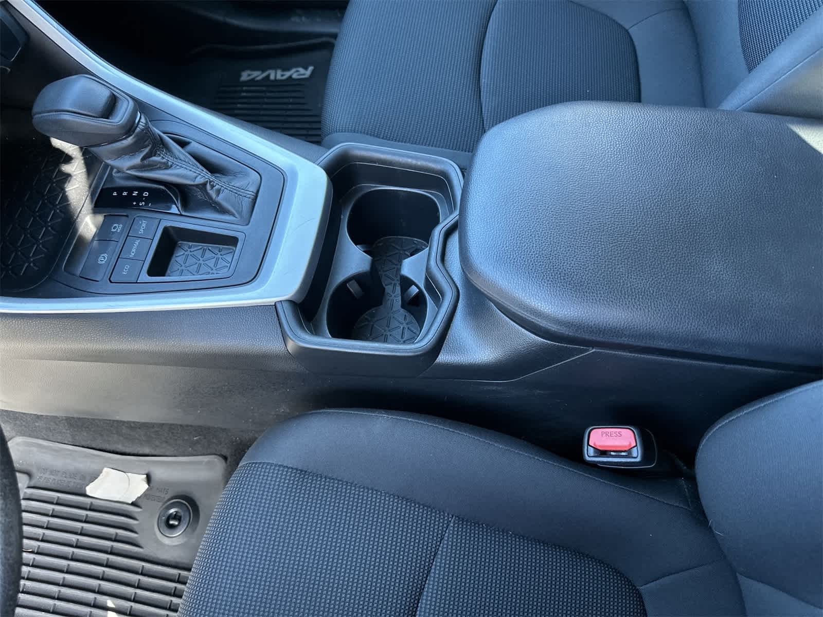 Thumbnail: 2020 Toyota RAV4 - 19