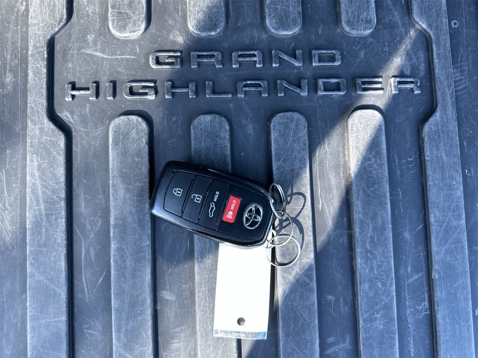 Thumbnail: 2024 Toyota Grand Highlander - 26