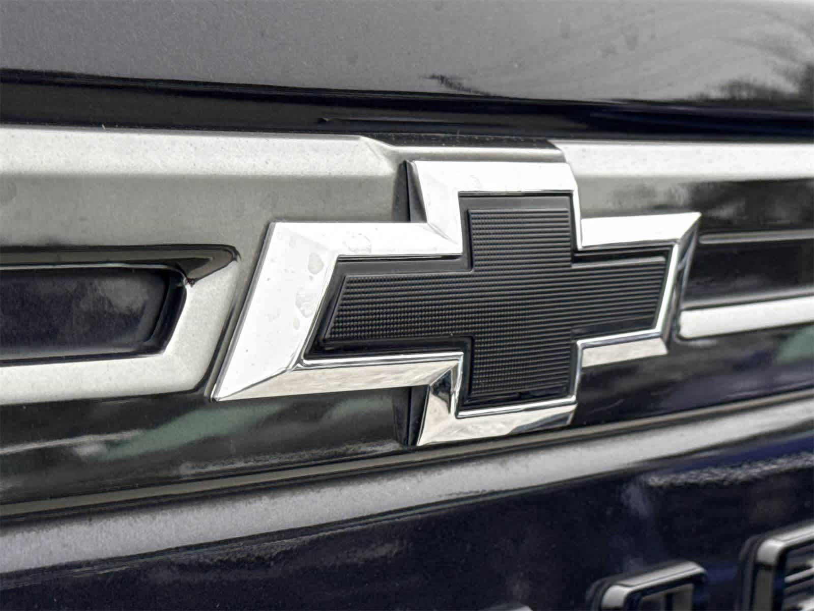 Thumbnail: 2022 Chevrolet Tahoe - 10