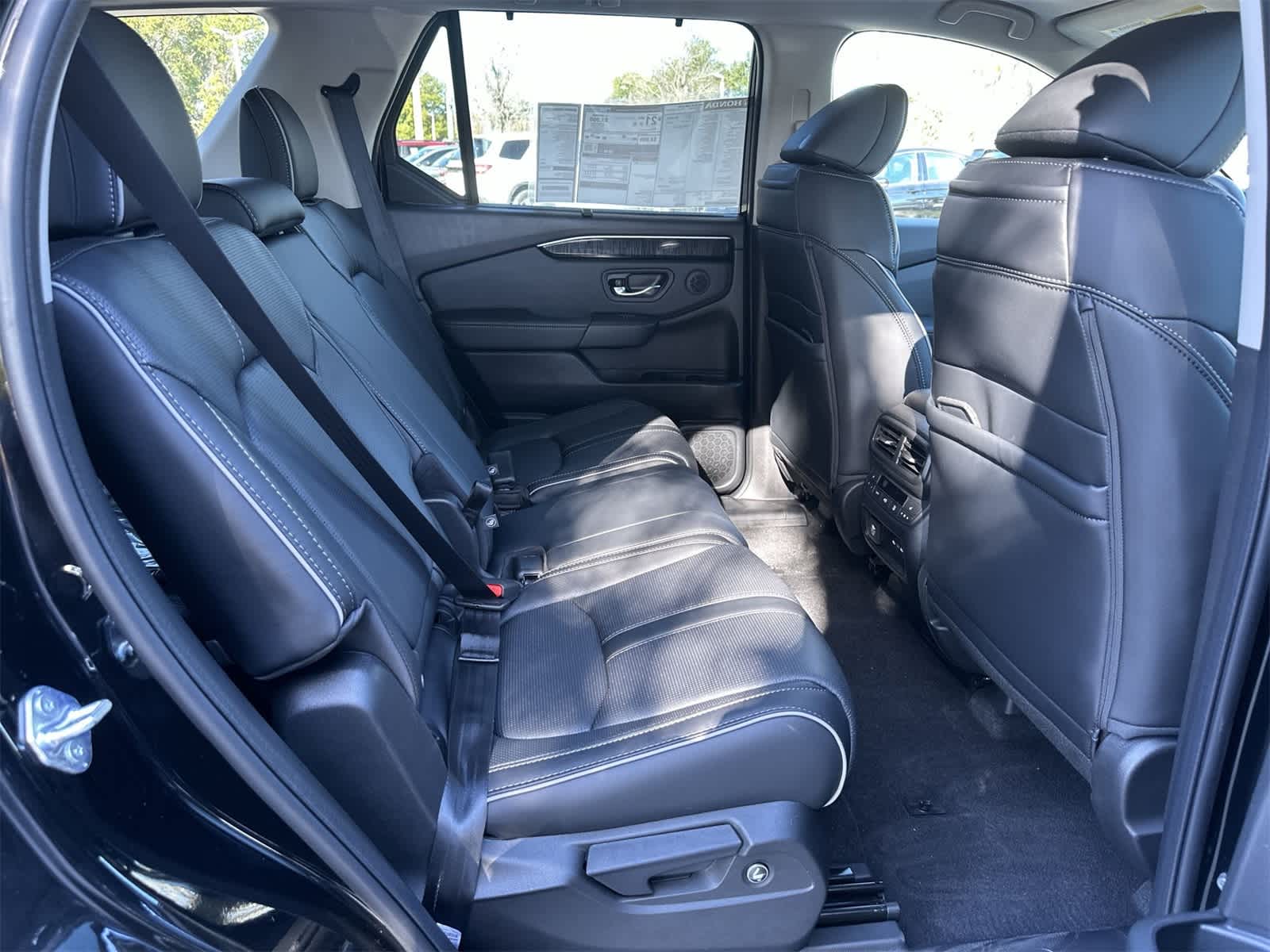 Thumbnail: 2025 Honda Pilot - 16