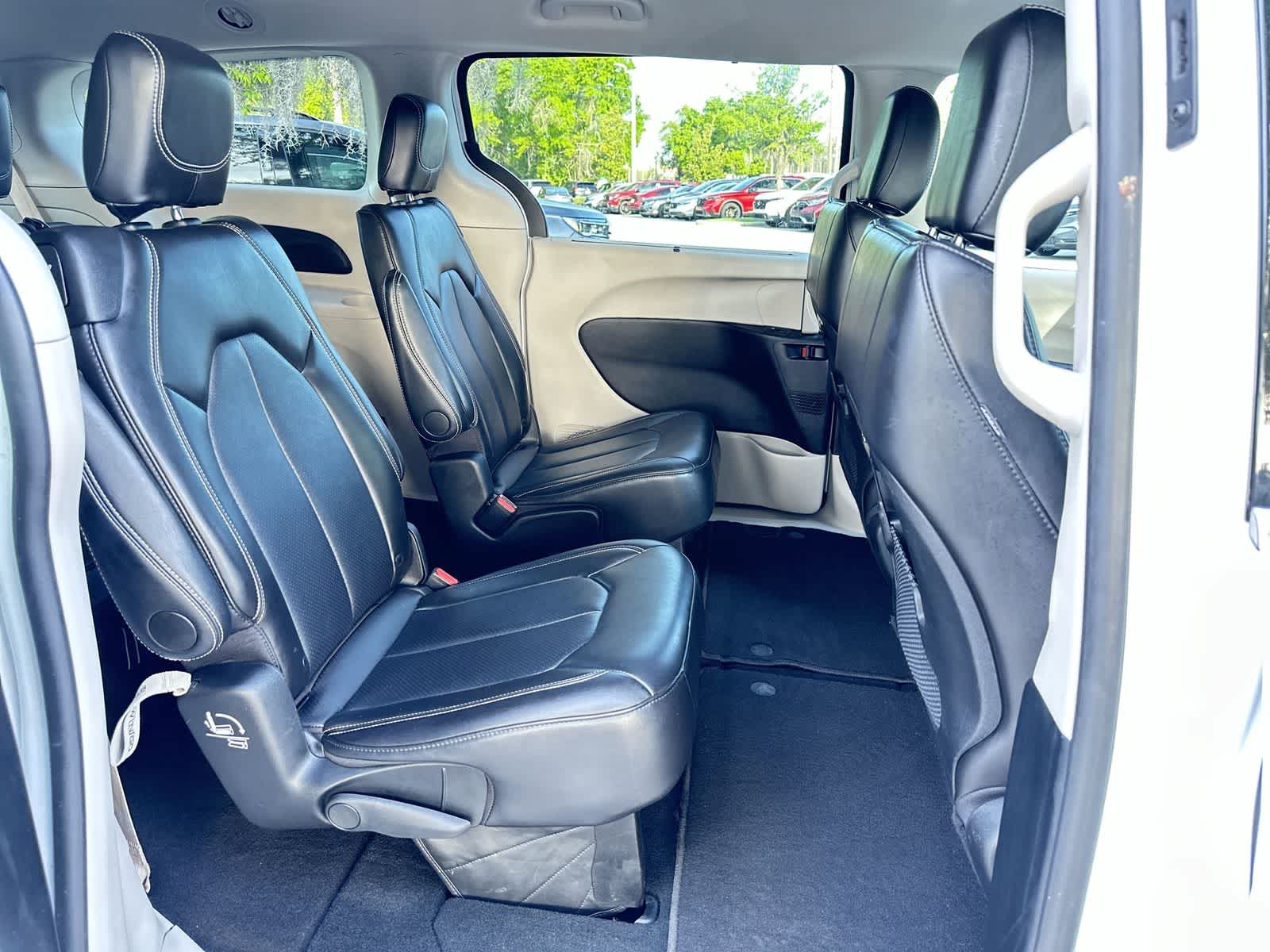 Thumbnail: 2024 Chrysler Pacifica - 16