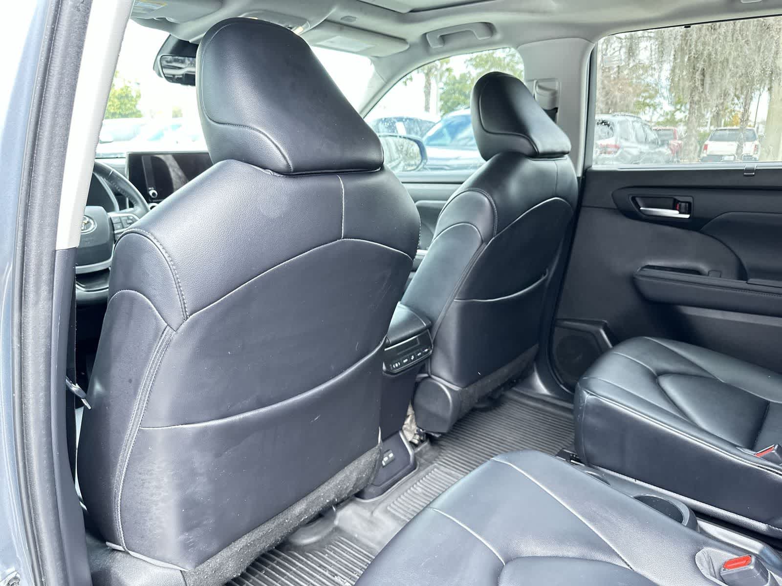 Thumbnail: 2023 Toyota Highlander - 14