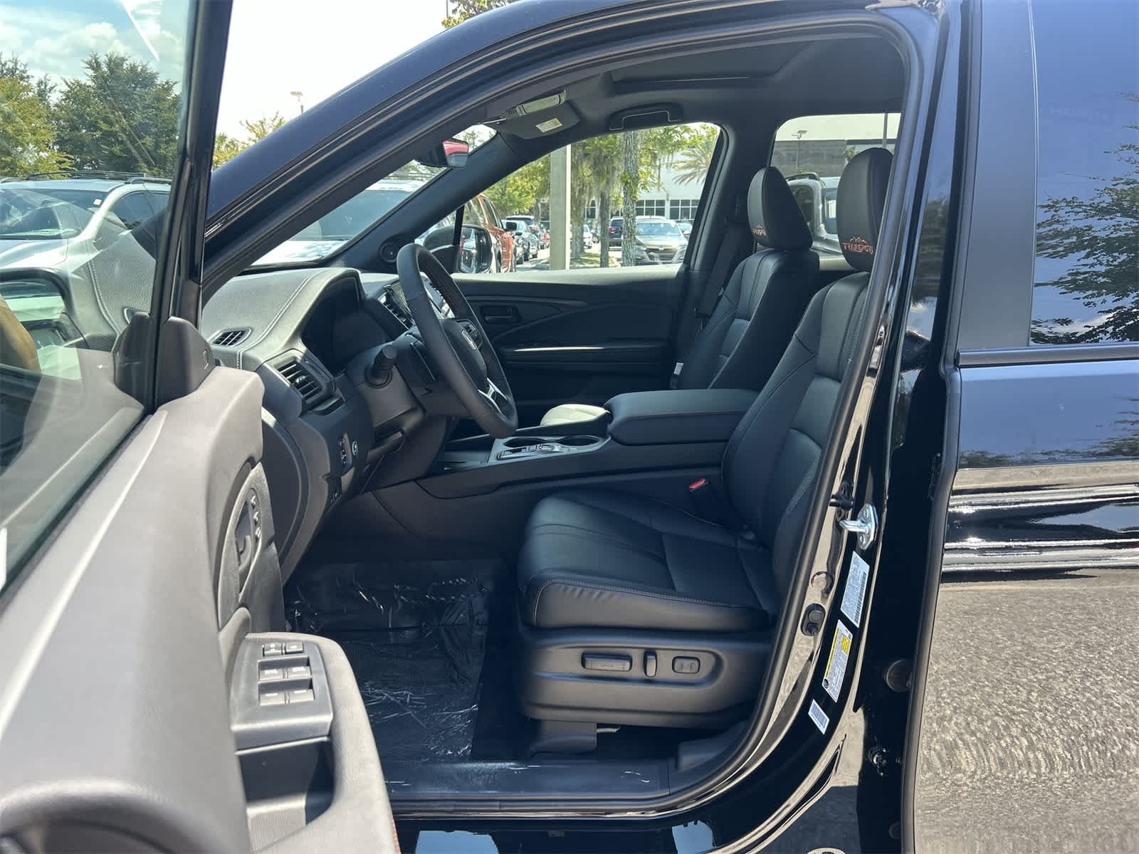 Thumbnail: 2025 Honda Ridgeline - 2