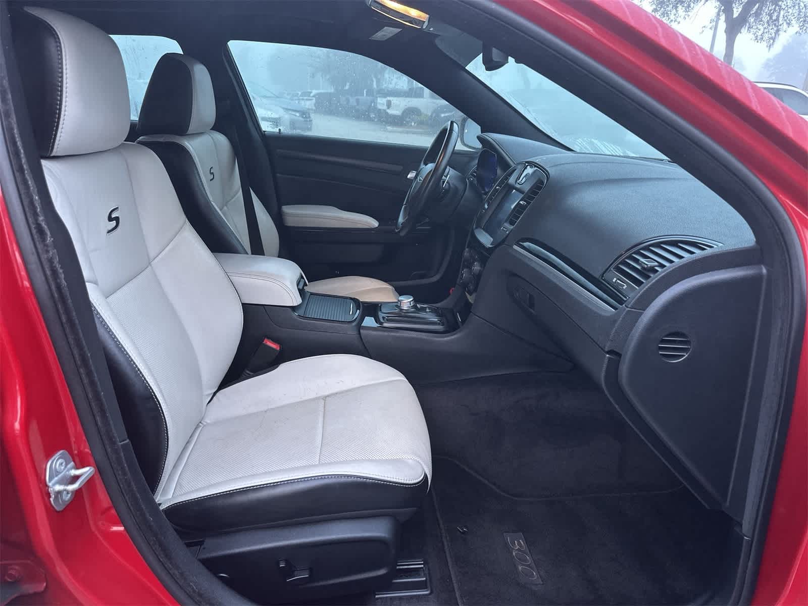 Thumbnail: 2017 Chrysler 300 - 17