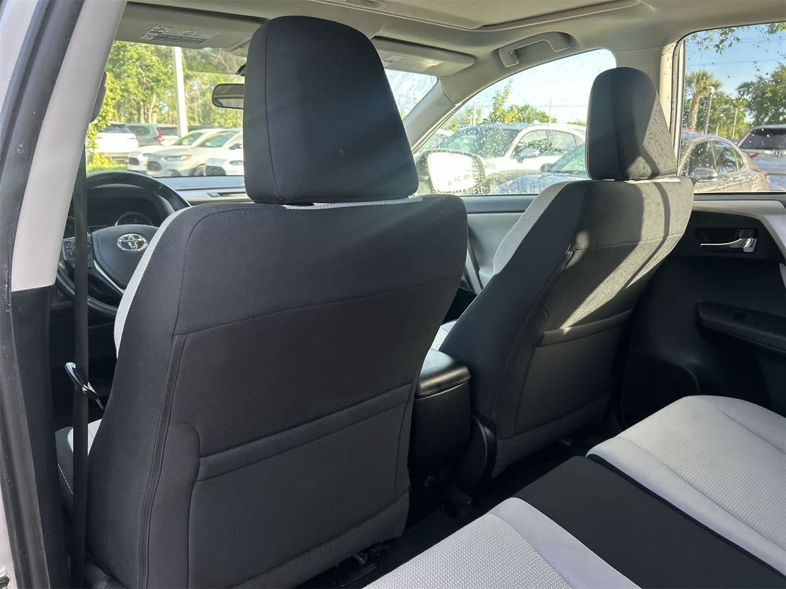 2016 Toyota RAV4 XLE 13