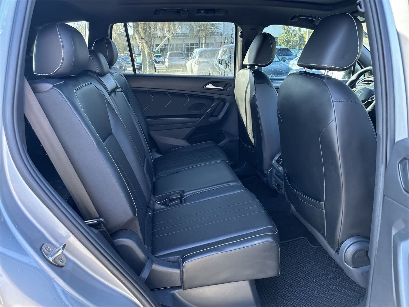 Thumbnail: 2022 Volkswagen Tiguan - 16