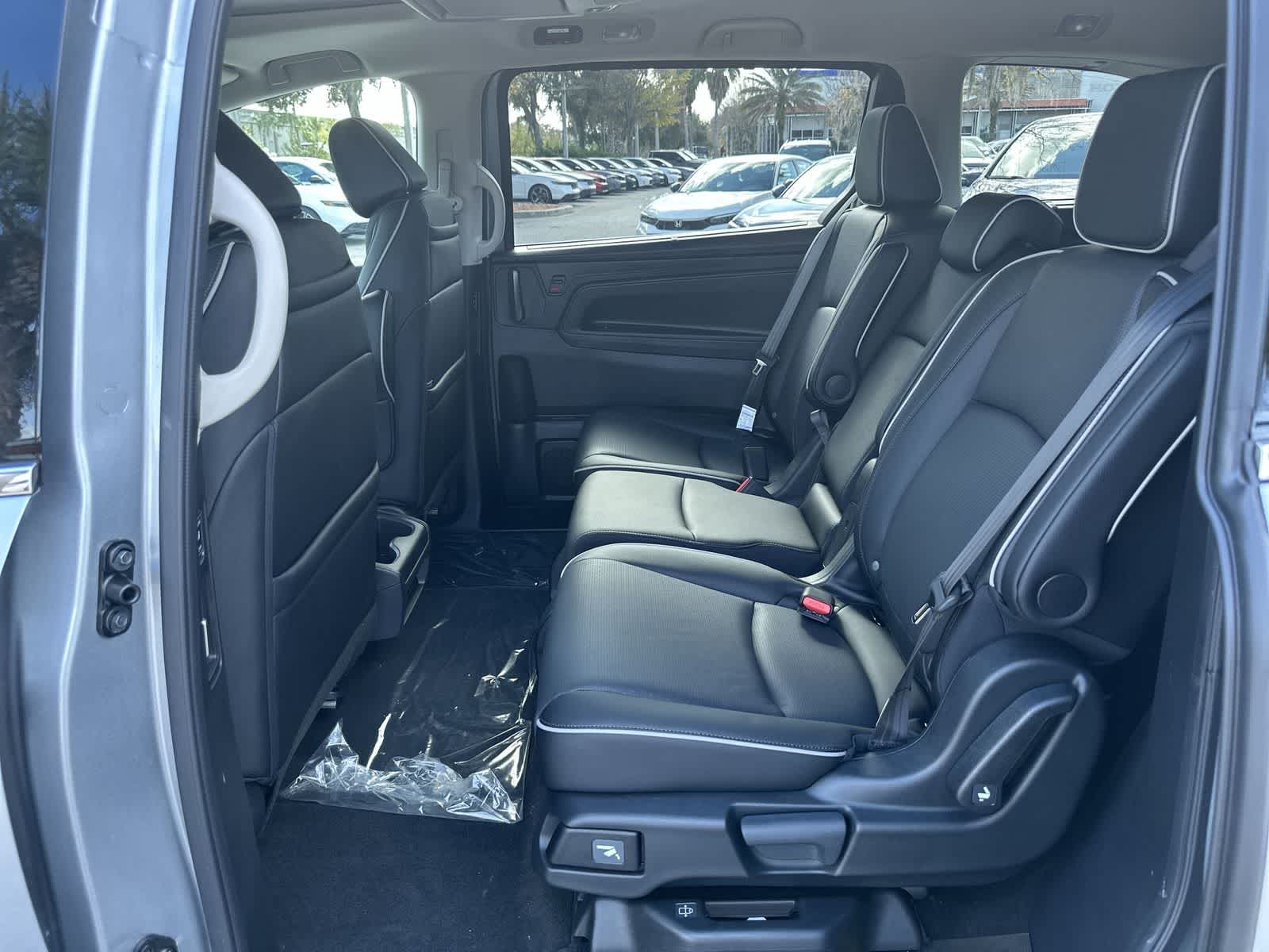 Thumbnail: 2026 Honda Odyssey - 15