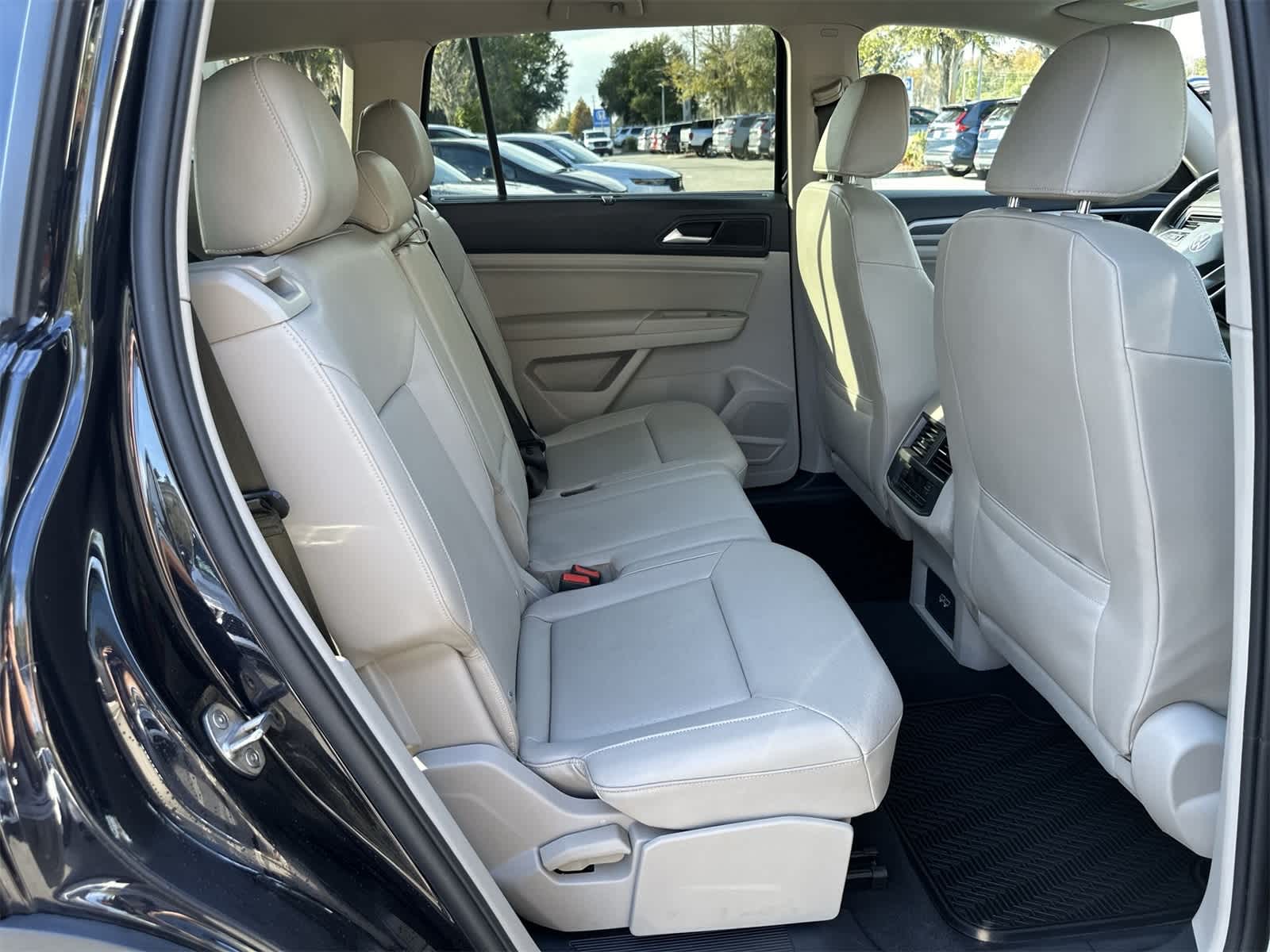 Thumbnail: 2021 Volkswagen Atlas - 16