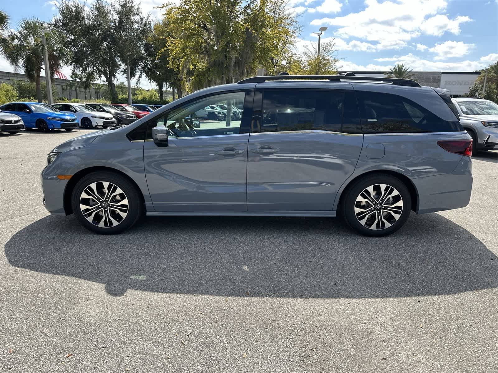 Thumbnail: 2026 Honda Odyssey - 3