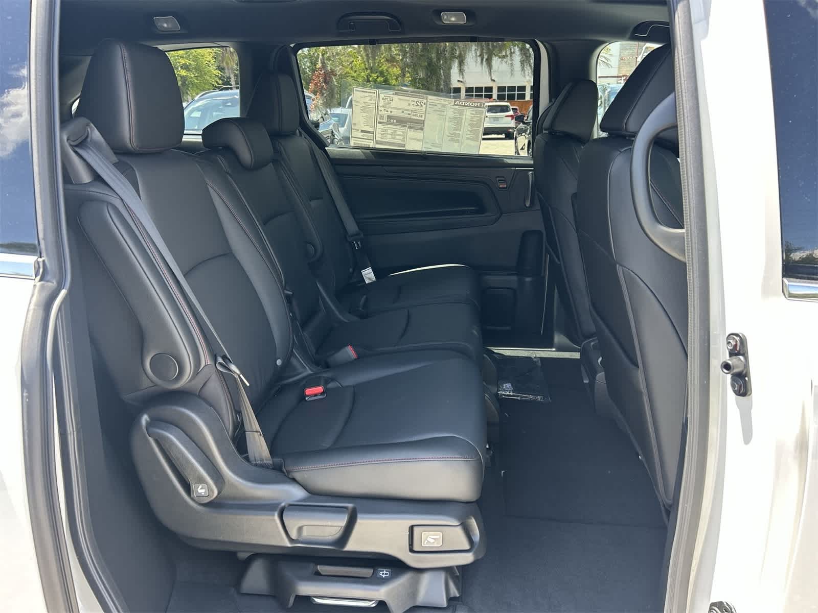 Thumbnail: 2026 Honda Odyssey - 16