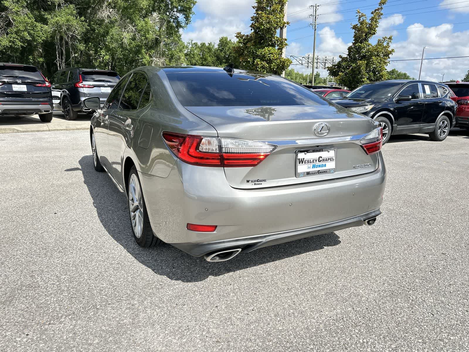 Thumbnail: 2016 Lexus ES - 4