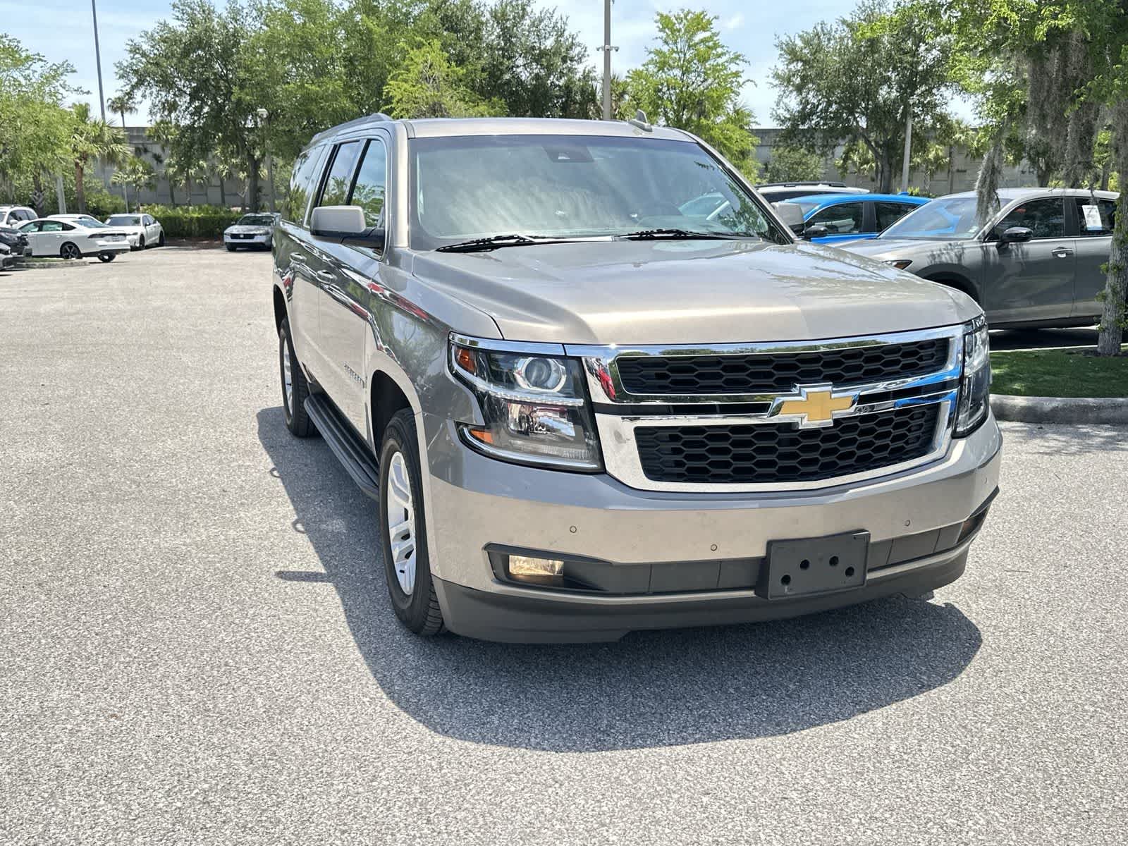 Thumbnail: 2017 Chevrolet Suburban - 8