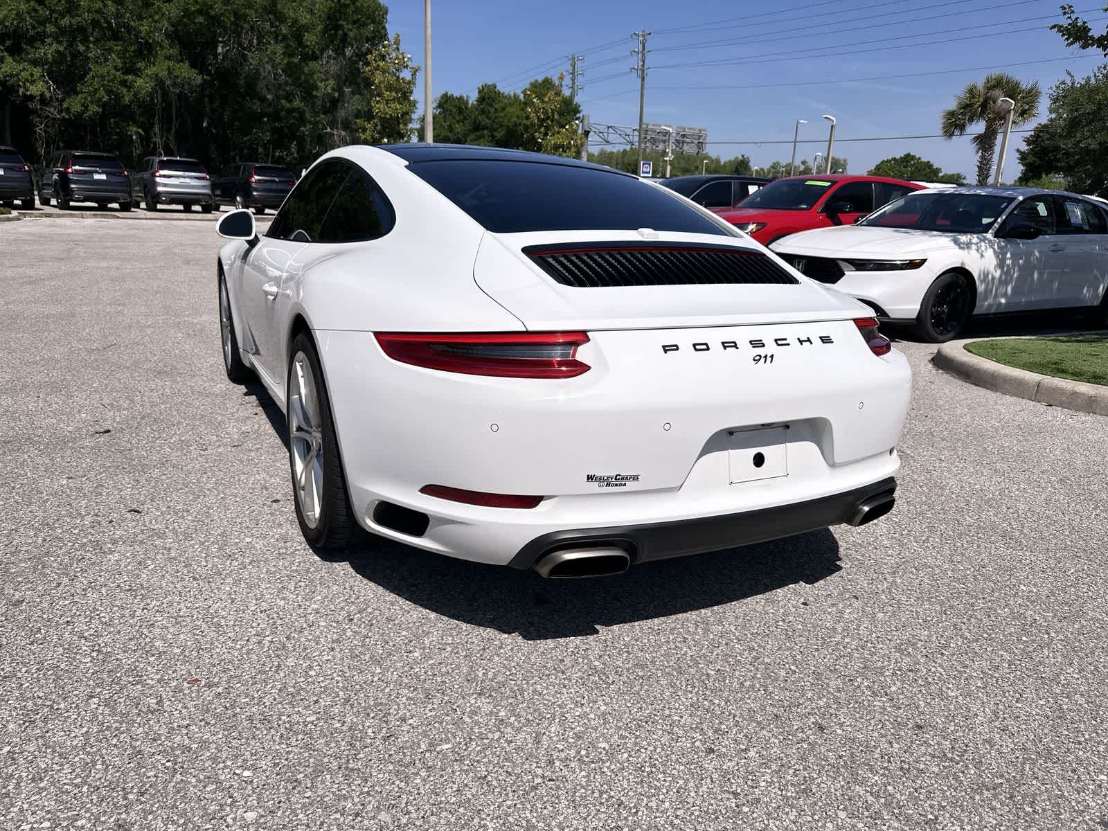 Thumbnail: 2017 Porsche 911 - 4