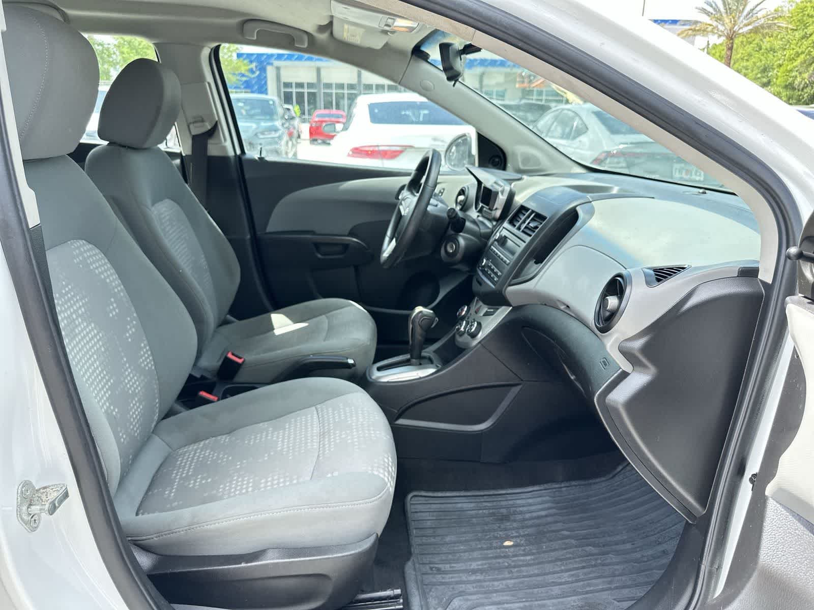 Thumbnail: 2014 Chevrolet Sonic - 17