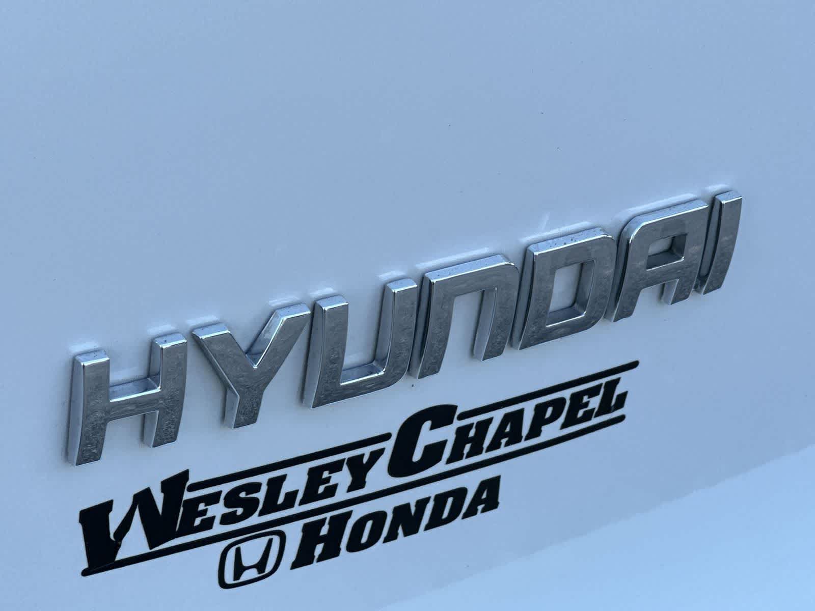 Thumbnail: 2011 Hyundai Santa Fe - 11