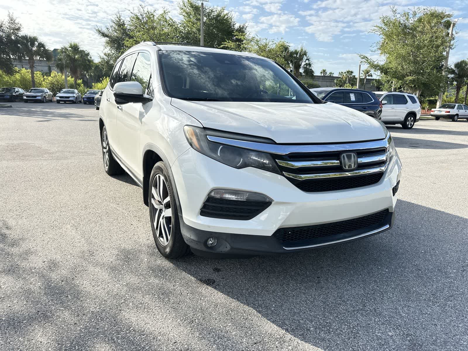 Thumbnail: 2017 Honda Pilot - 7