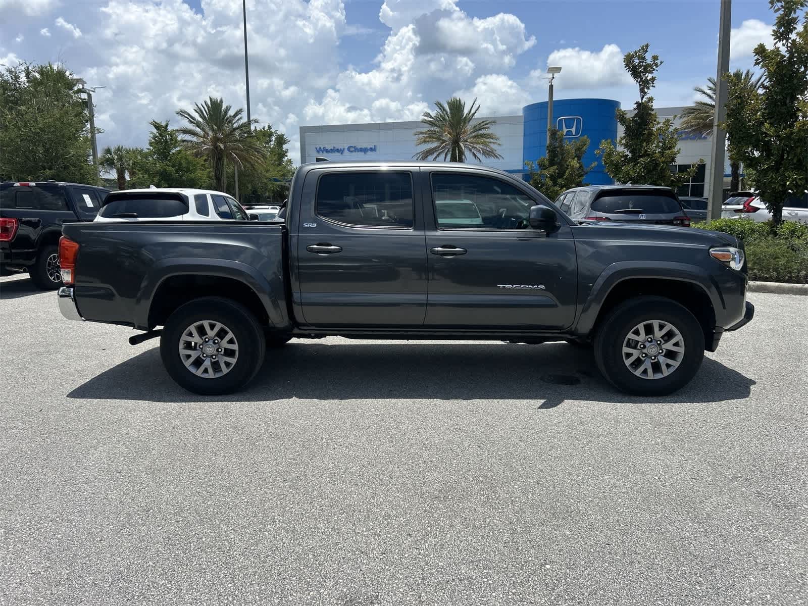Thumbnail: 2019 Toyota Tacoma - 7