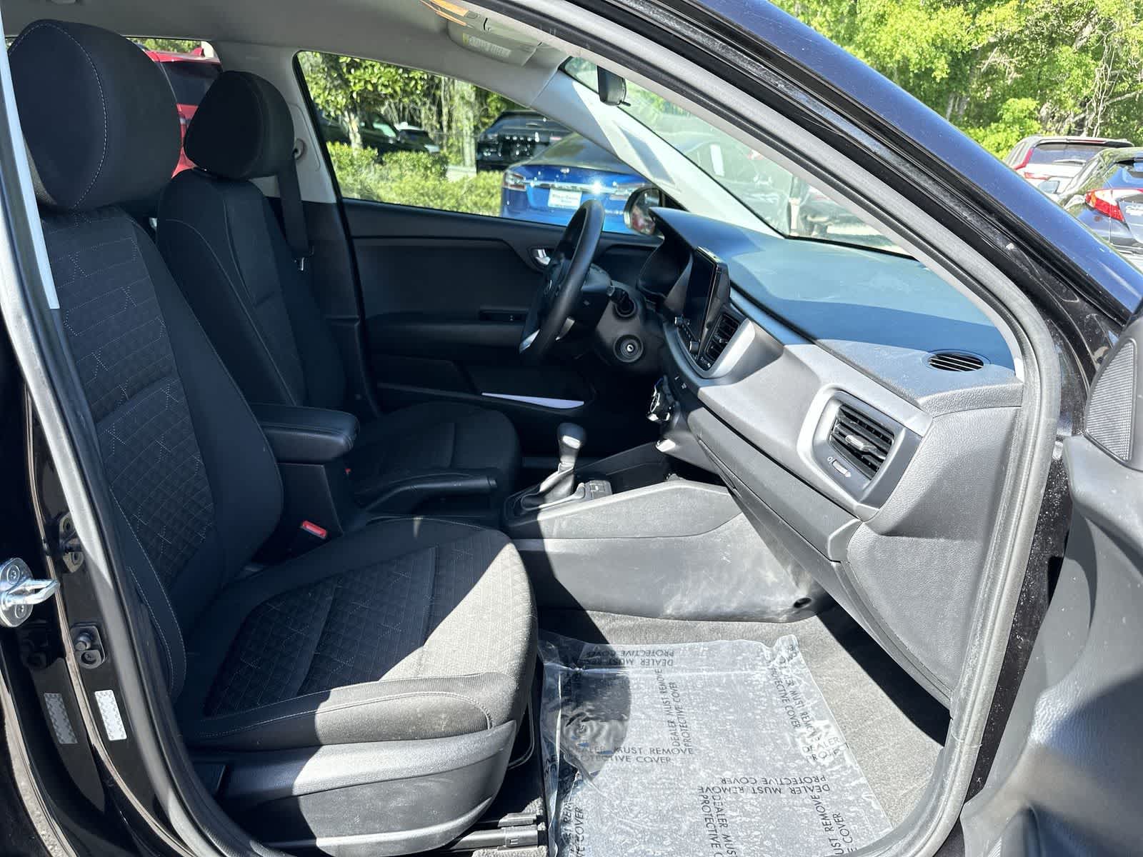 Thumbnail: 2021 Kia Rio - 17