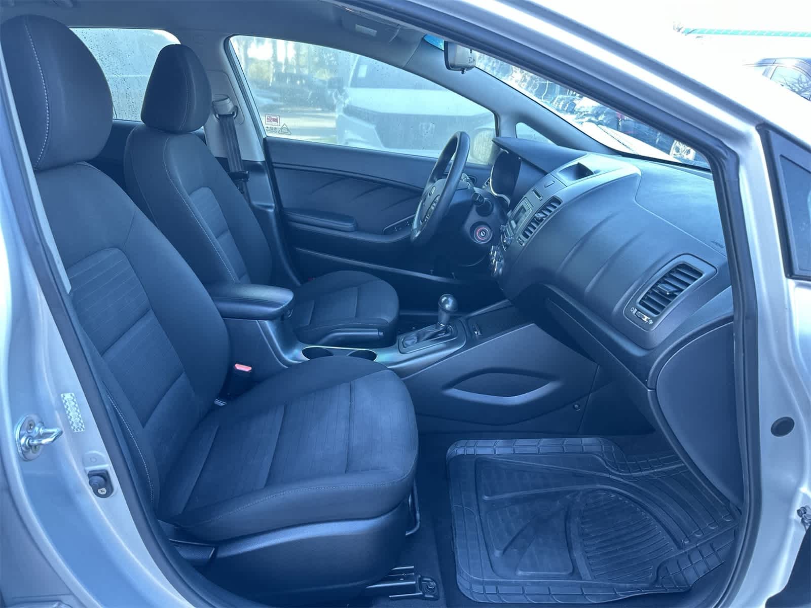 Thumbnail: 2016 Kia Forte - 17