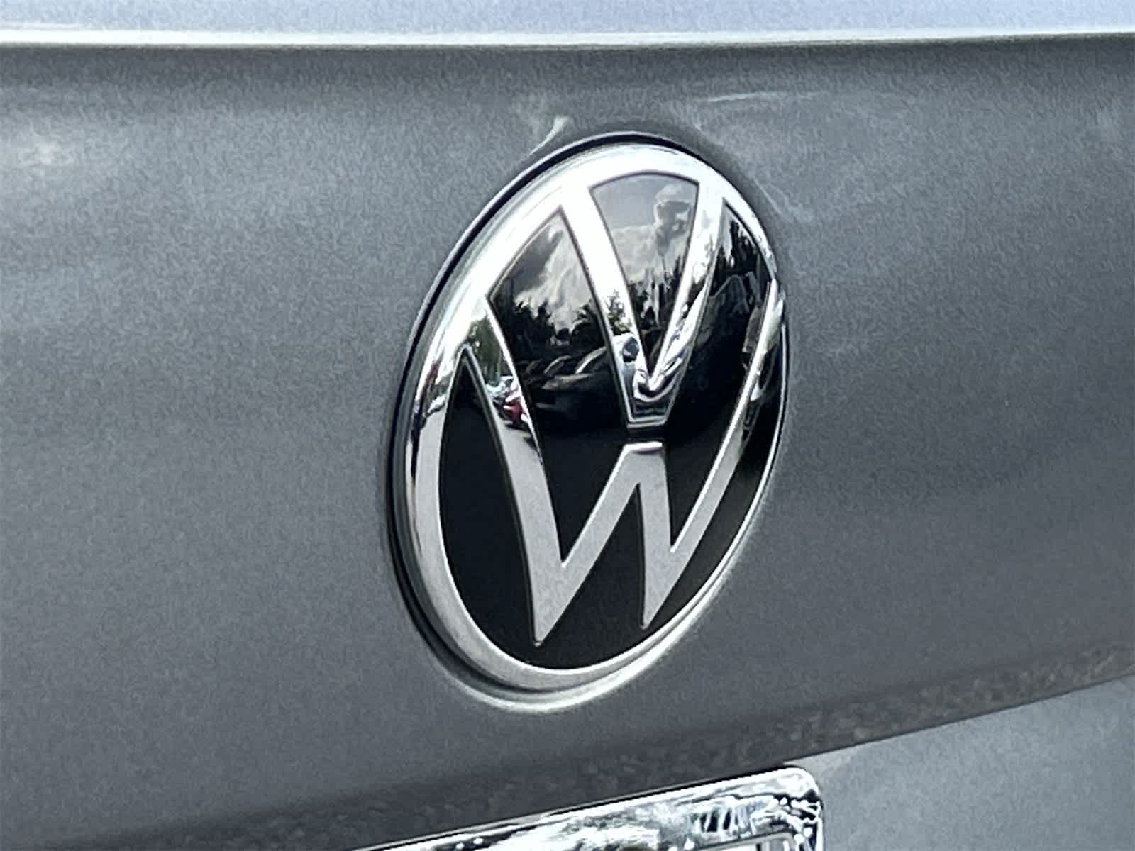 Thumbnail: 2023 Volkswagen Taos - 10