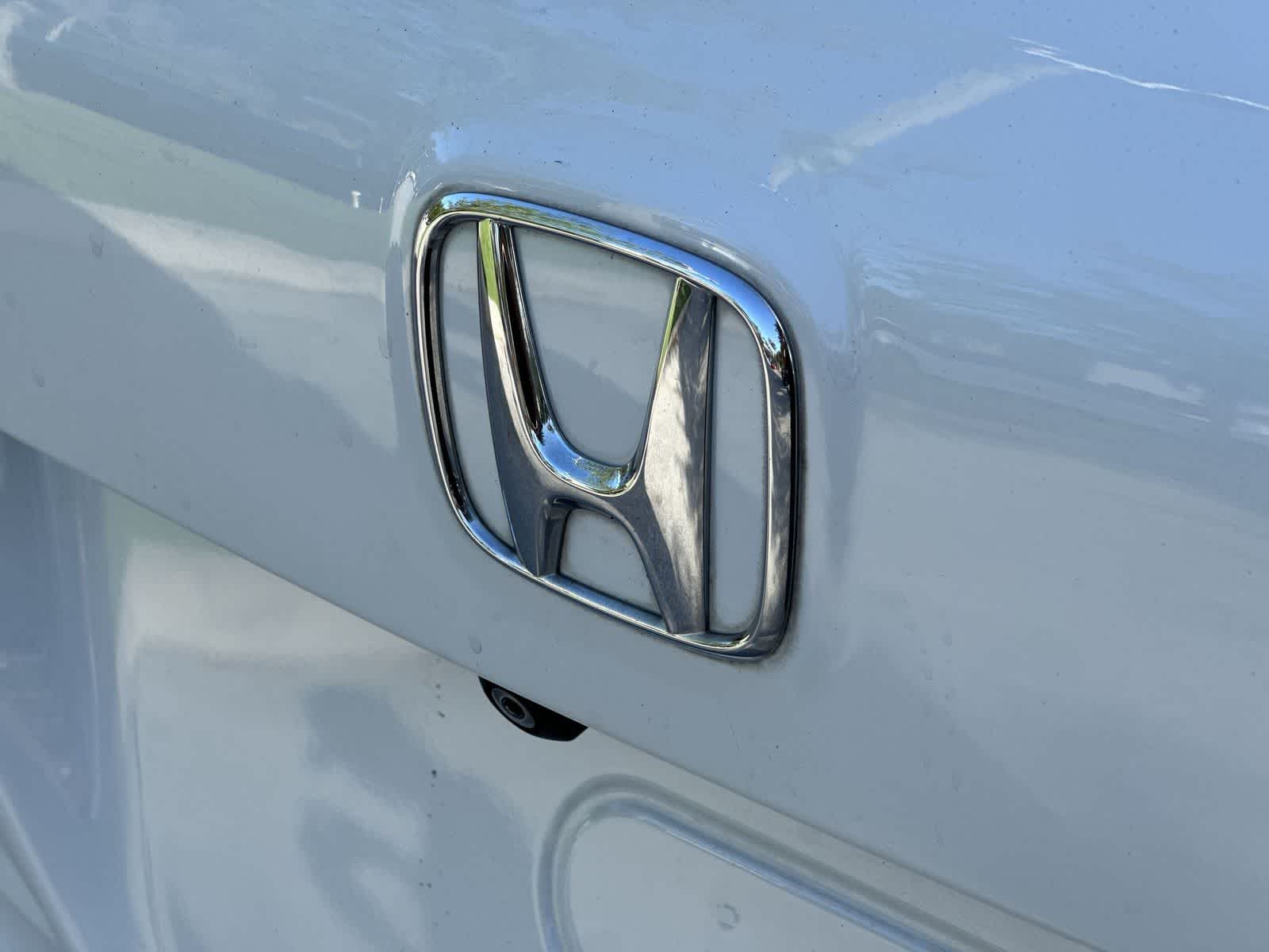 Thumbnail: 2018 Honda Pilot - 9