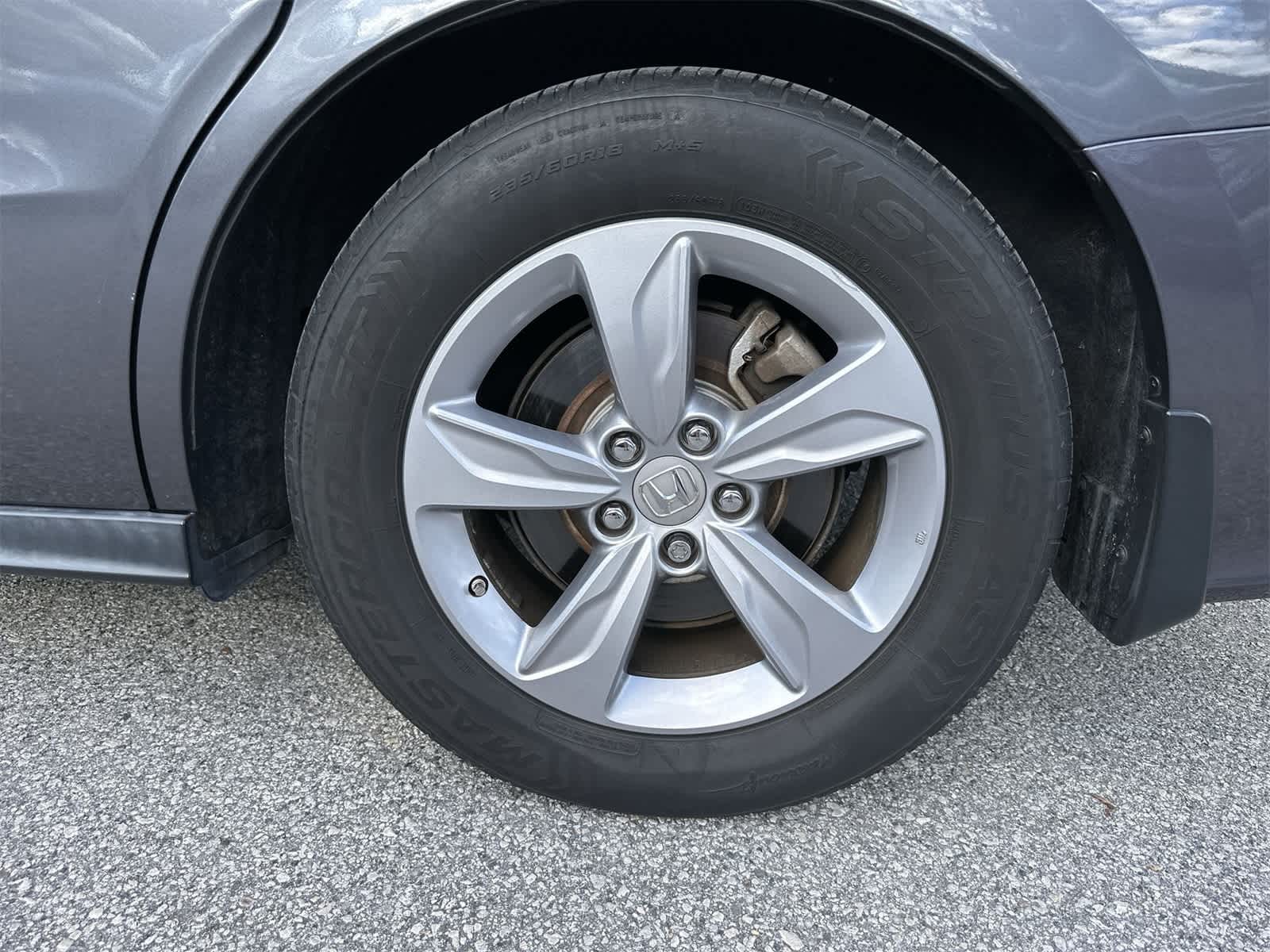 Thumbnail: 2018 Honda Odyssey - 12