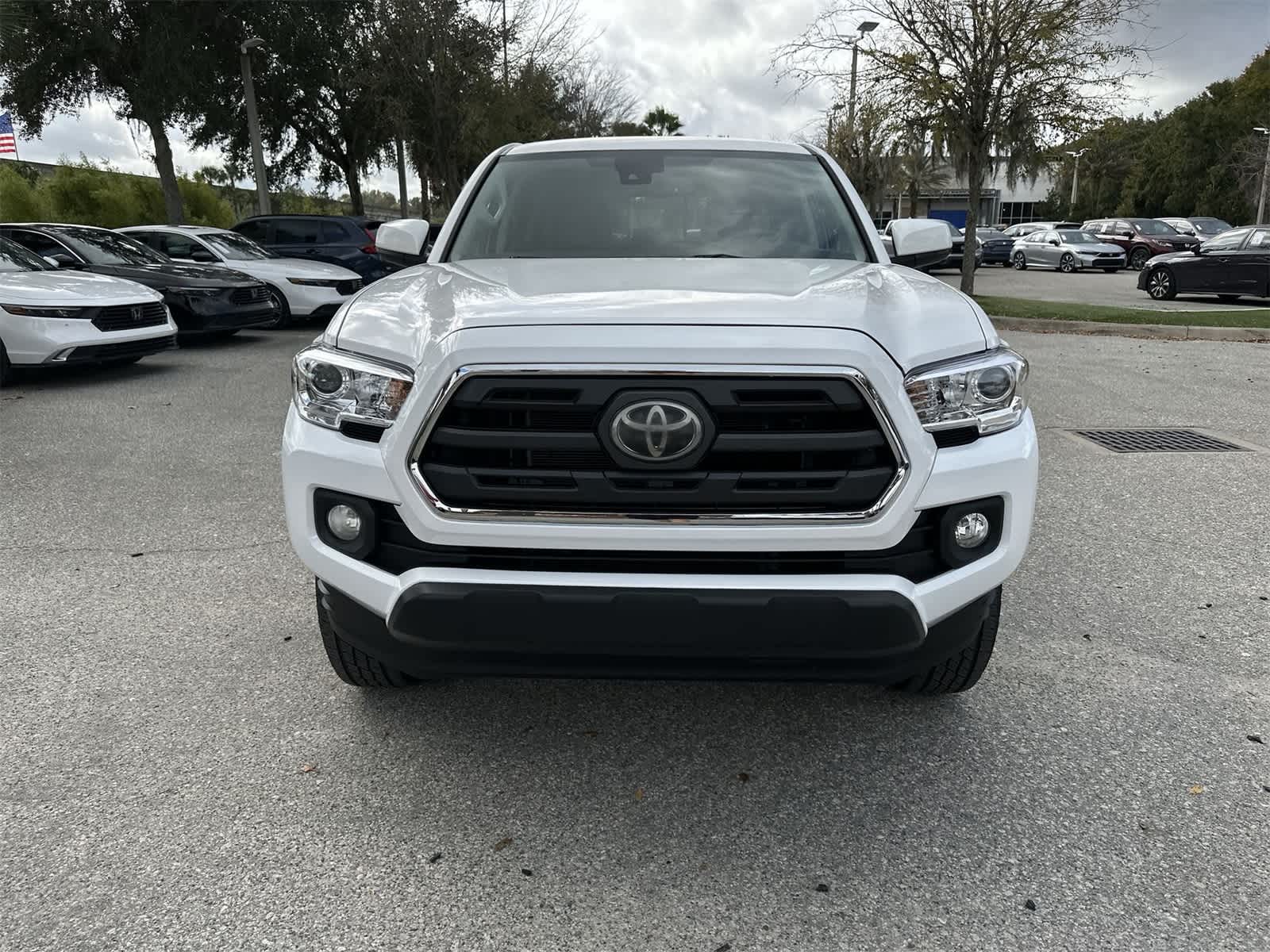 Thumbnail: 2019 Toyota Tacoma - 9