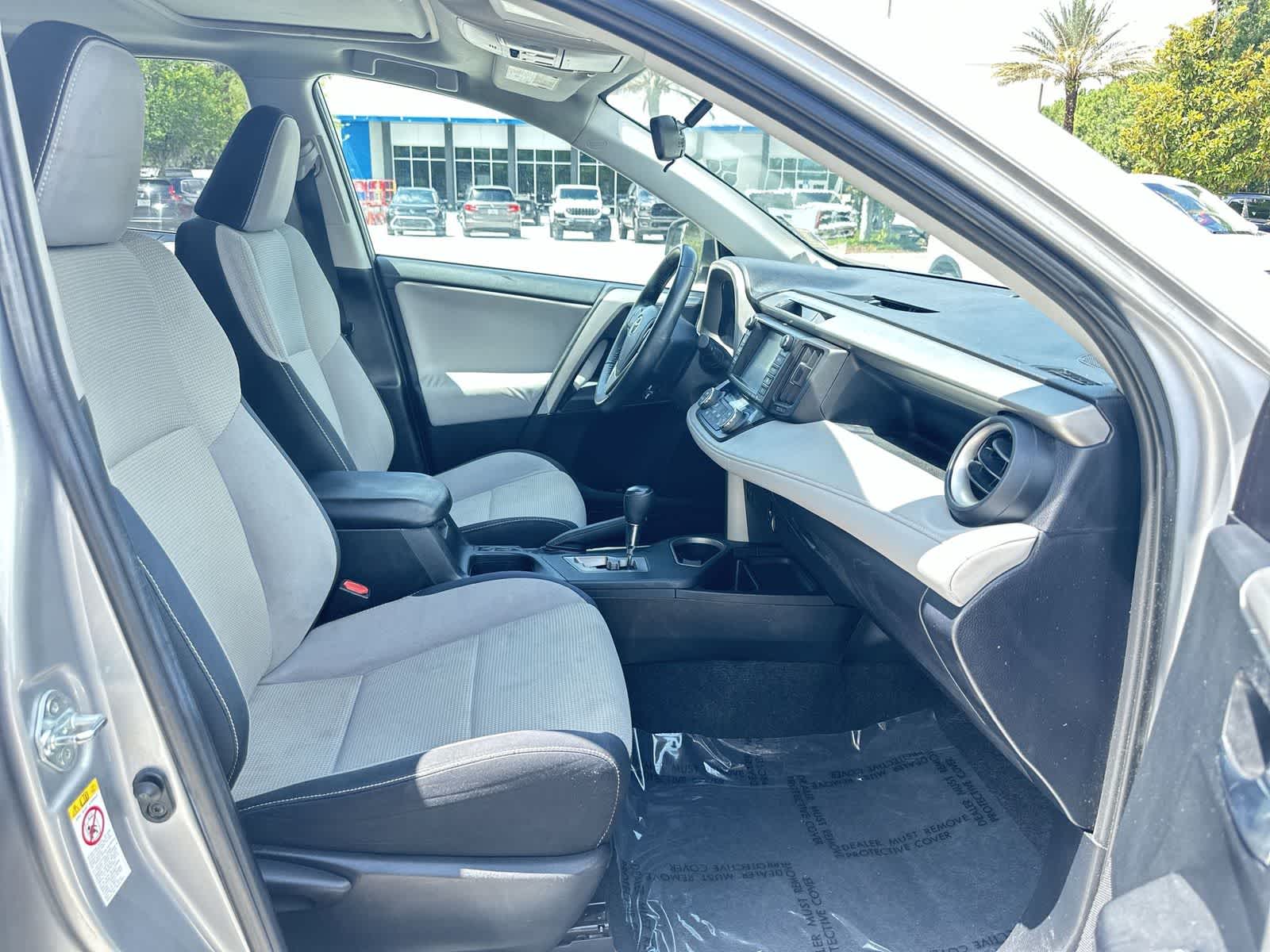 Thumbnail: 2016 Toyota RAV4 - 17