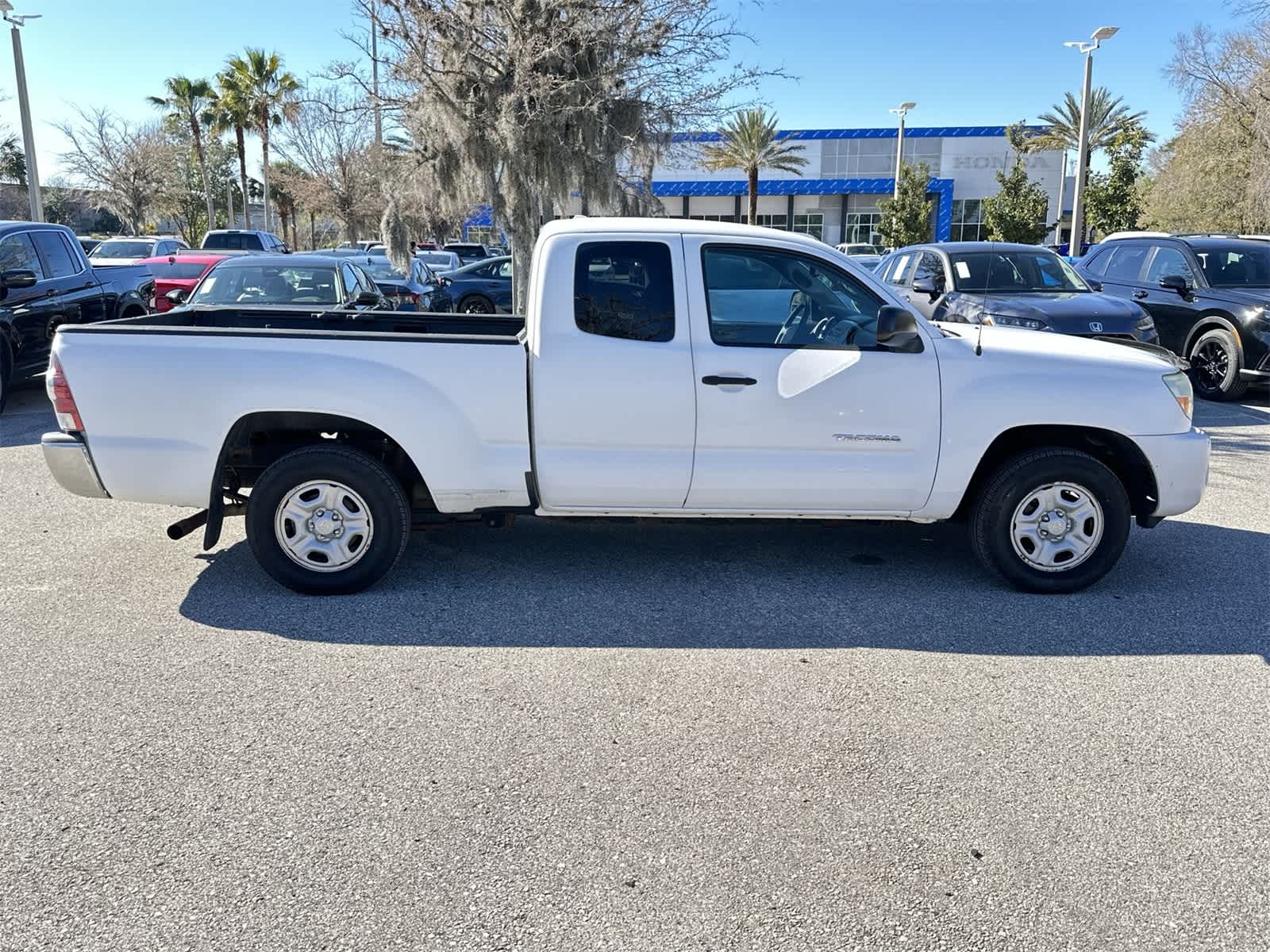 Thumbnail: 2010 Toyota Tacoma - 7