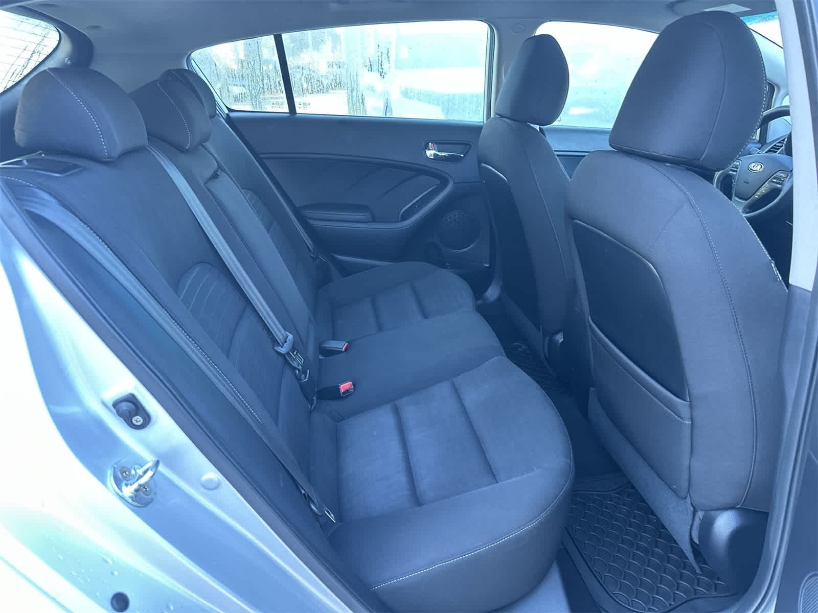 Thumbnail: 2016 Kia Forte - 16