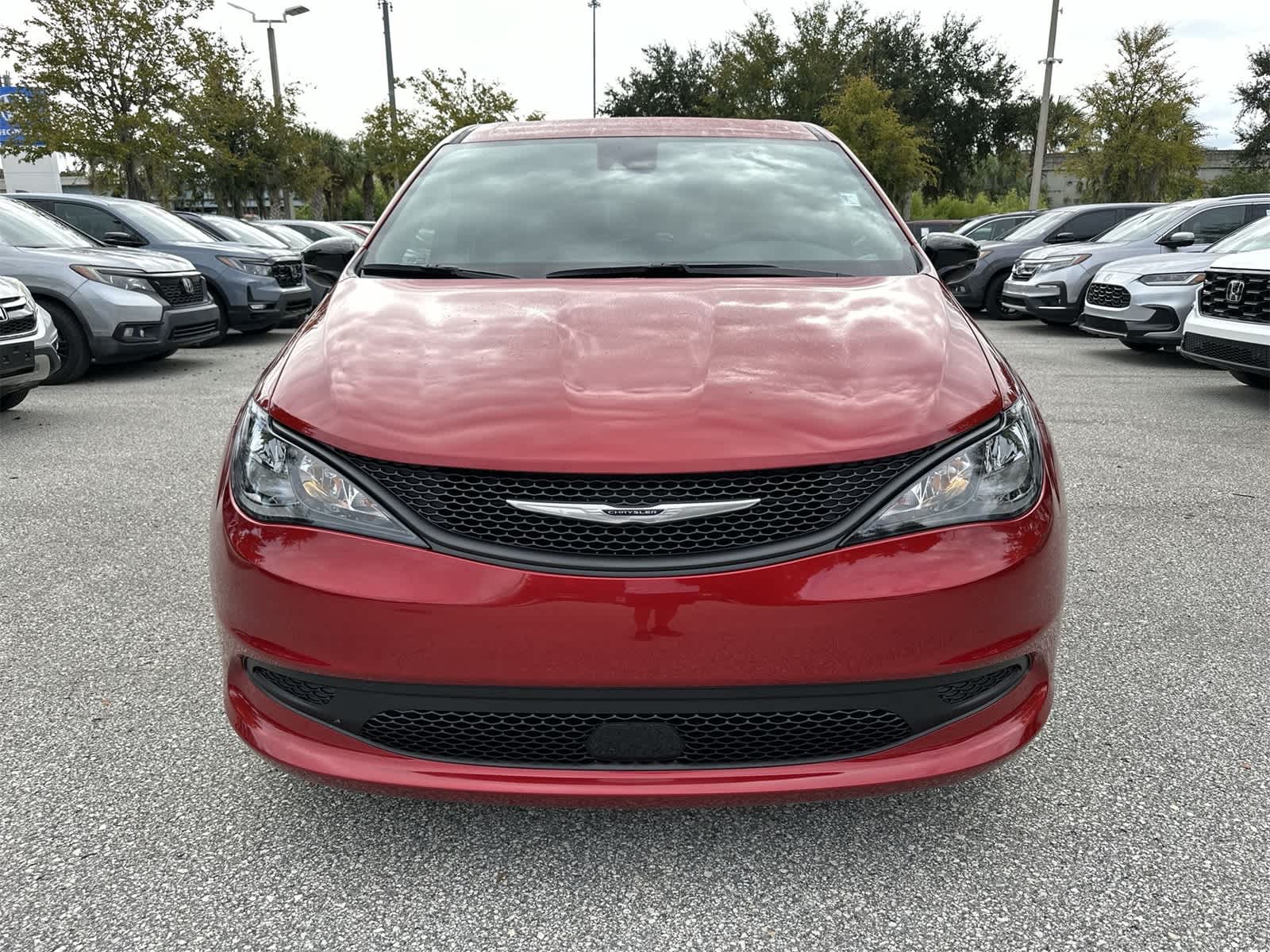 Thumbnail: 2025 Chrysler Voyager - 9