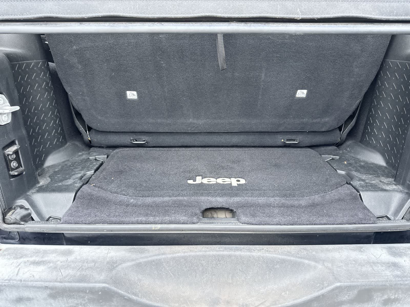 Thumbnail: 2016 Jeep Wrangler - 21