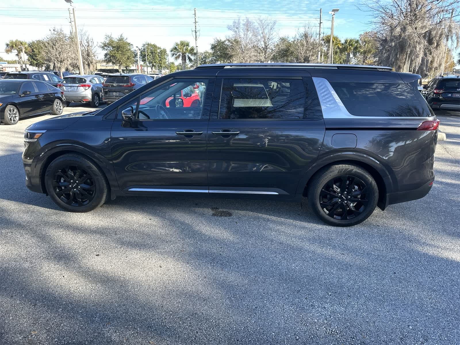 Thumbnail: 2024 Kia Carnival - 3