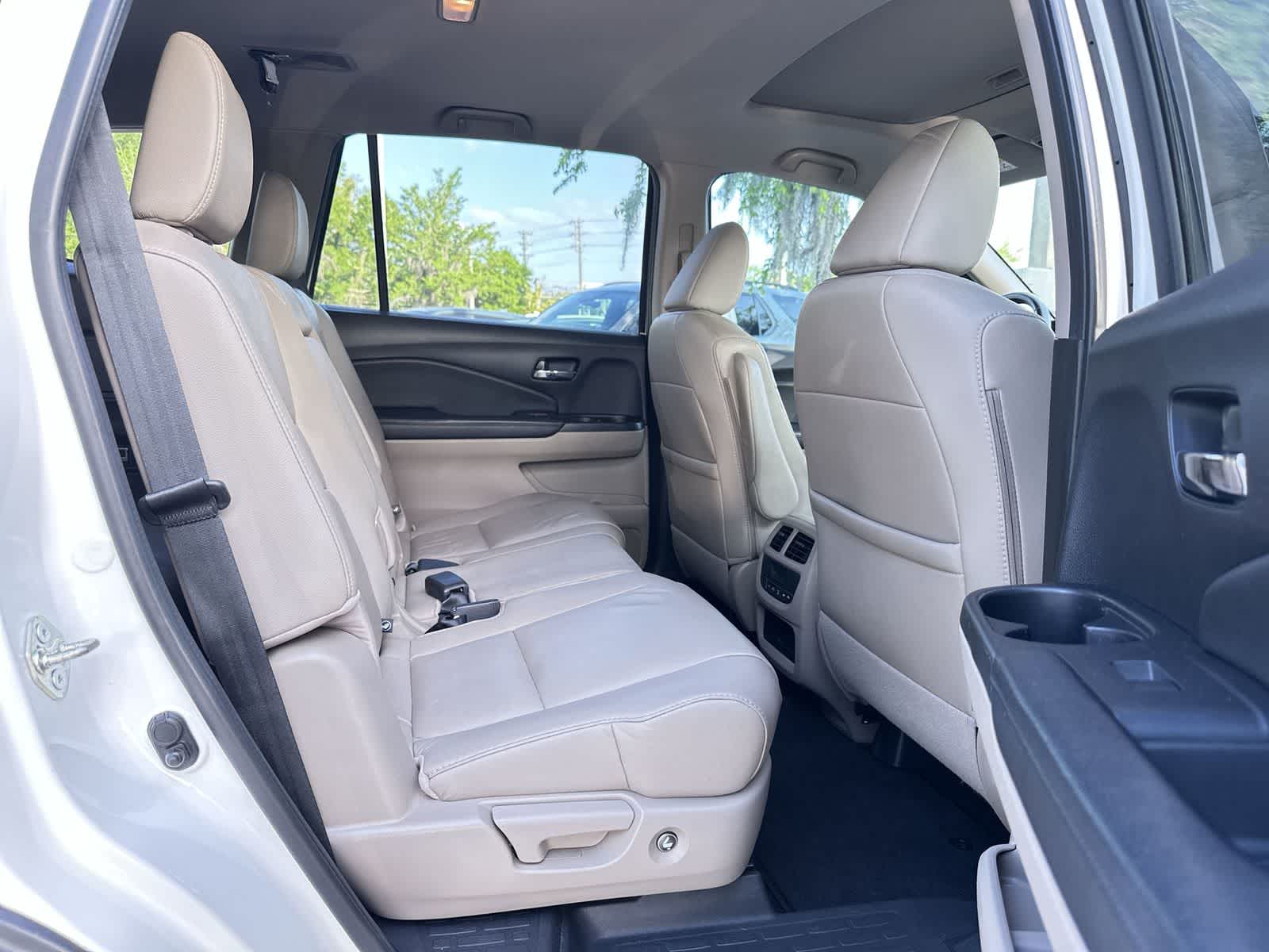 Thumbnail: 2018 Honda Pilot - 15