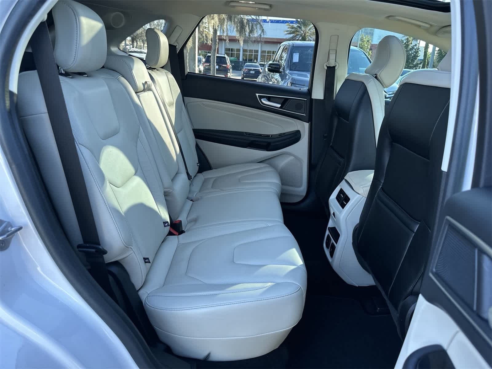 Thumbnail: 2019 Ford Edge - 16