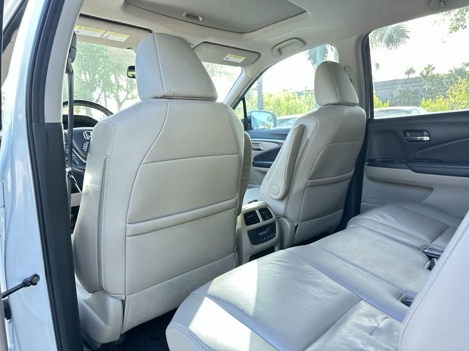 Thumbnail: 2018 Honda Pilot - 14