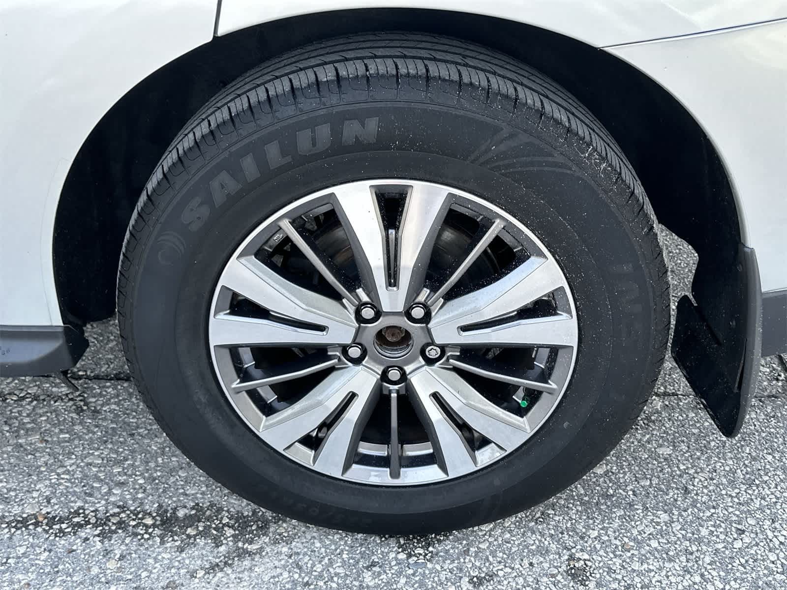 Thumbnail: 2019 Nissan Pathfinder - 12